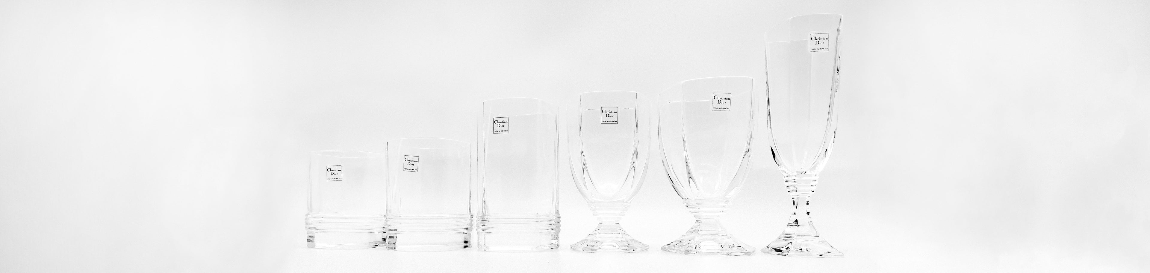 Explorez notre collection de verres d'exception, en verre ou en cristal, alliant qualité et design raffiné