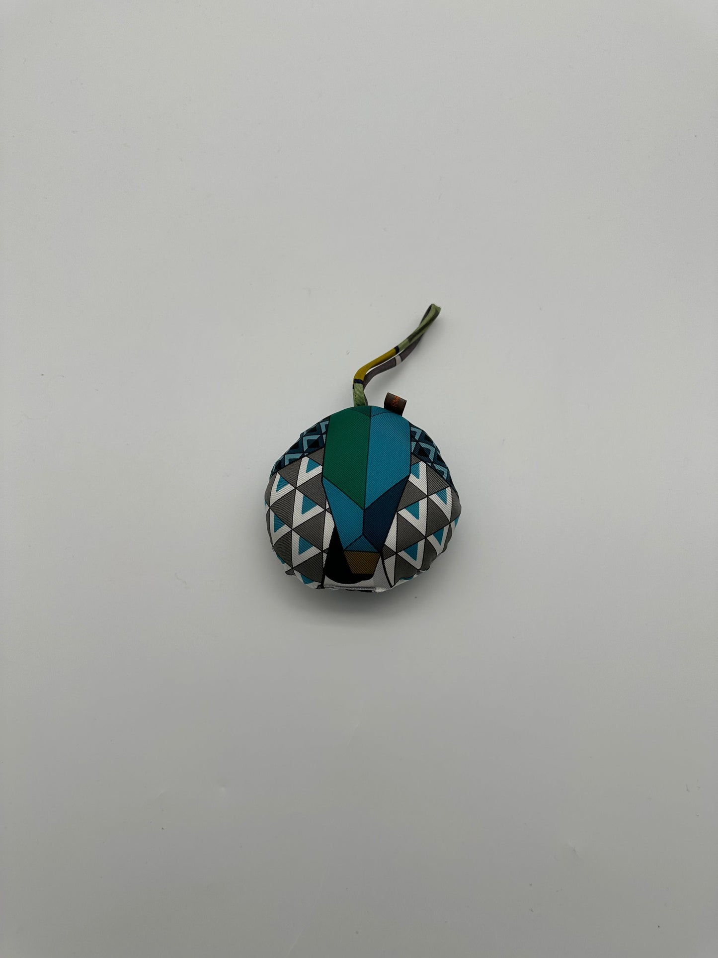 Charms en soie, maison Hermès, 2020