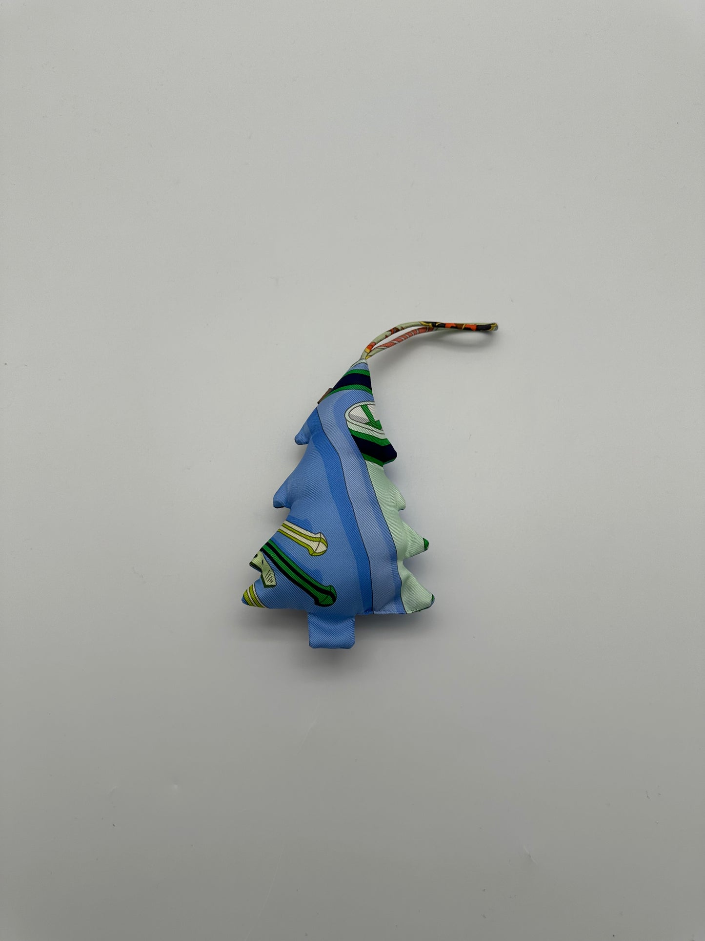 Charms en soie, maison Hermès, 2020