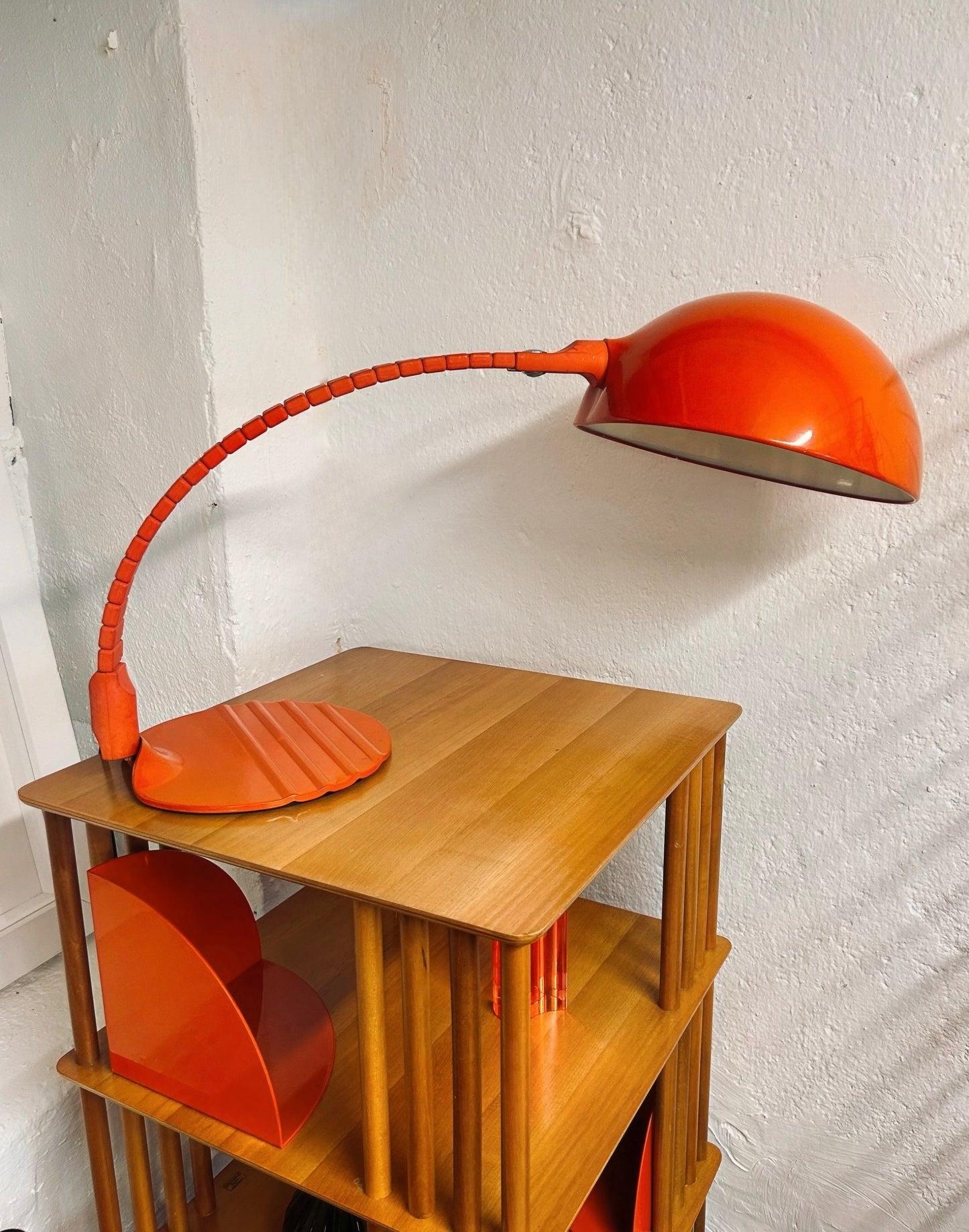 Lampe à poser rouge, Flex Calotta, Elio Martinelli, Martinelli Luce, 70s