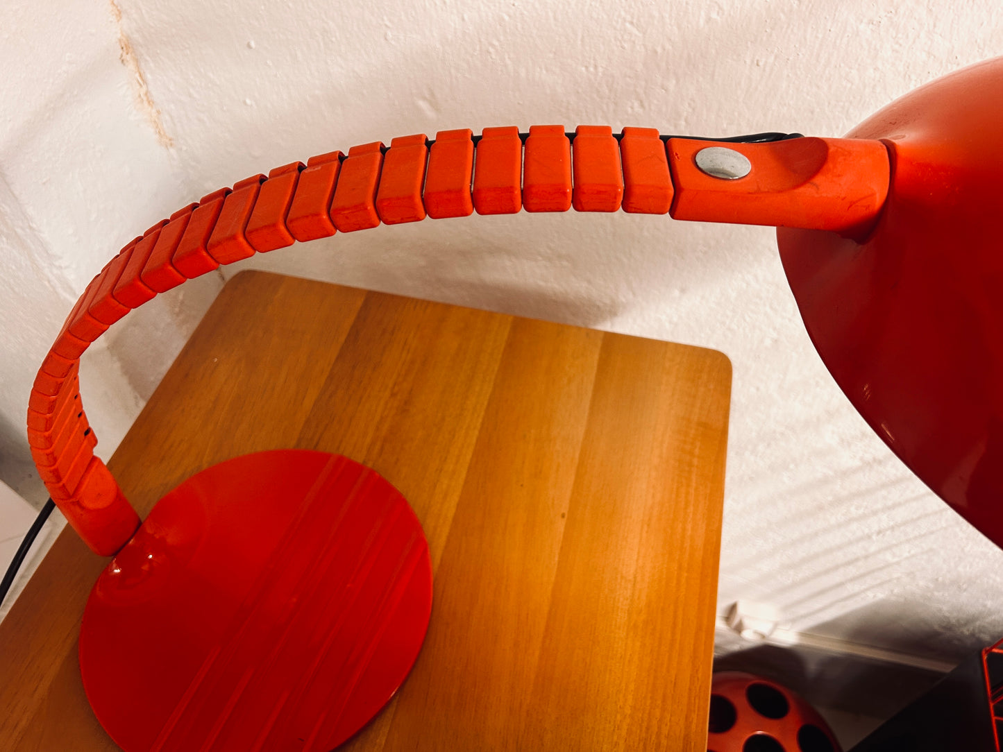 Lampe à poser rouge, Flex Calotta, Elio Martinelli, Martinelli Luce, 70s