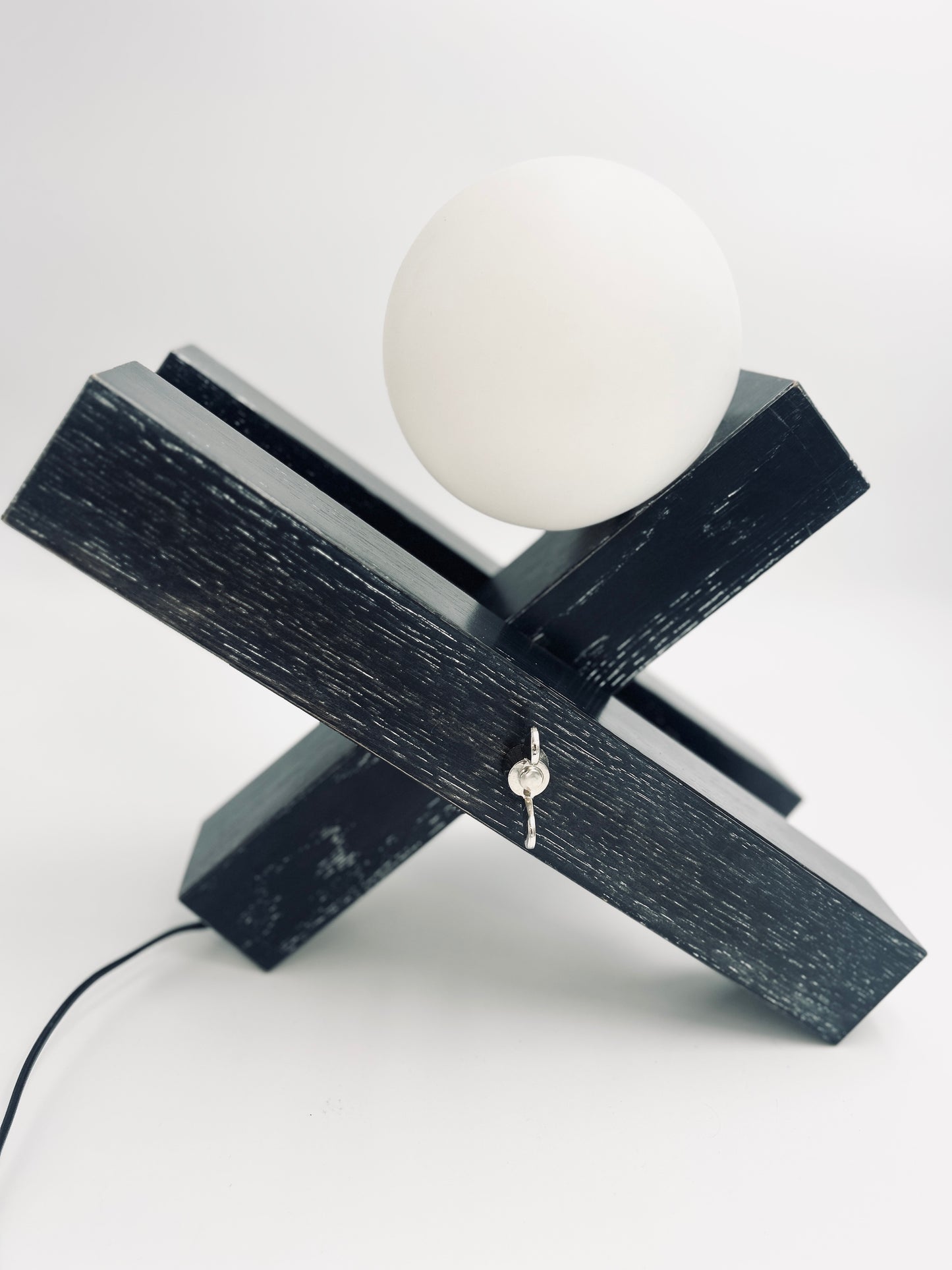 Lampe François Arnal, chêne et verre opalin, Edition atelier A, 70s