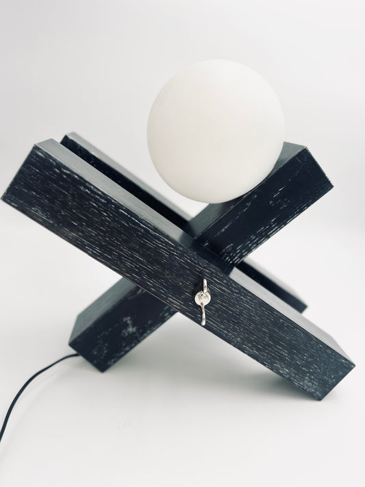 Lampe François Arnal, chêne et verre opalin, Edition atelier A, 70s