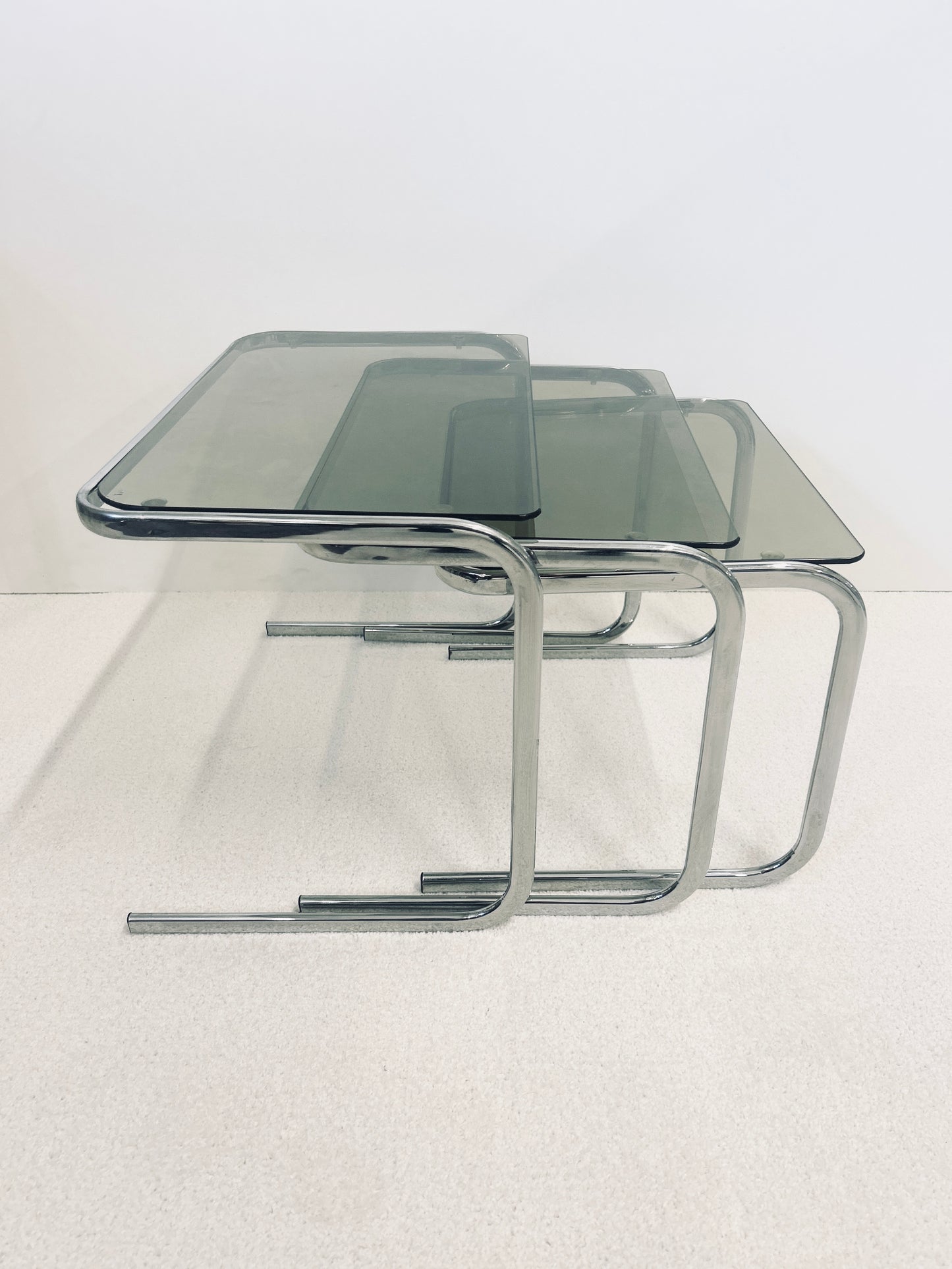 Tables Gigognes Milo Baughman en Chrome et Verre Fumé, 70s