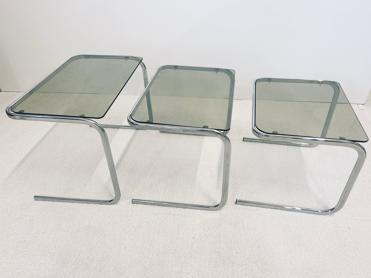 Tables Gigognes Milo Baughman en Chrome et Verre Fumé, 70s