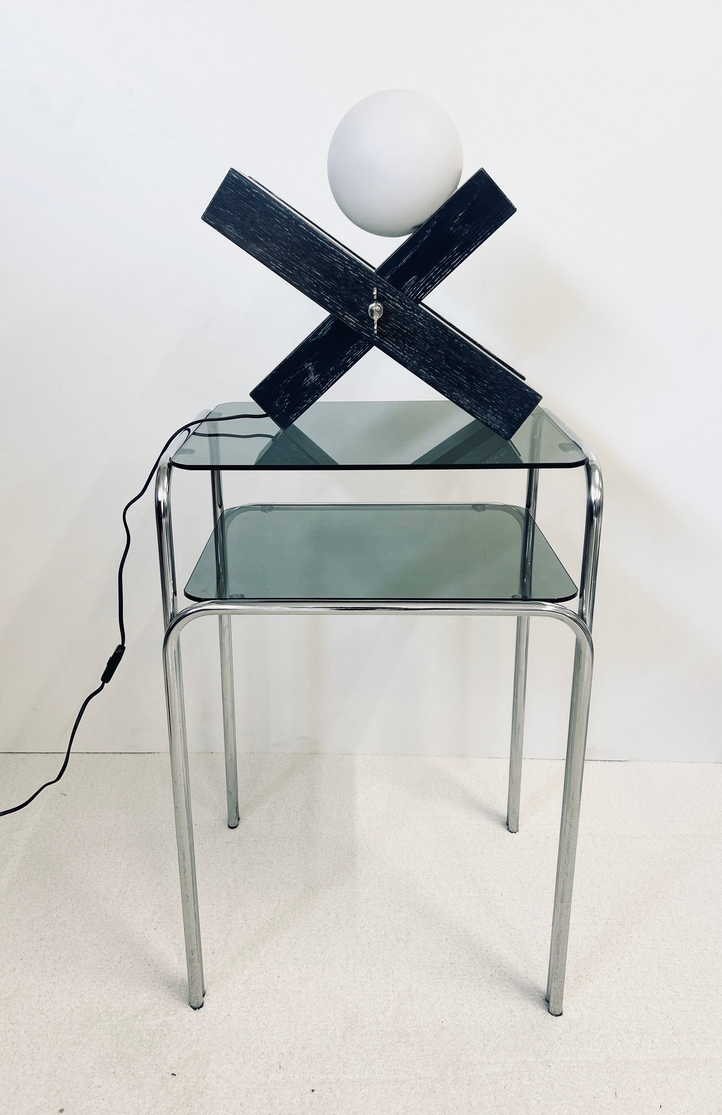 Lampe François Arnal, chêne et verre opalin, Edition atelier A, 70s