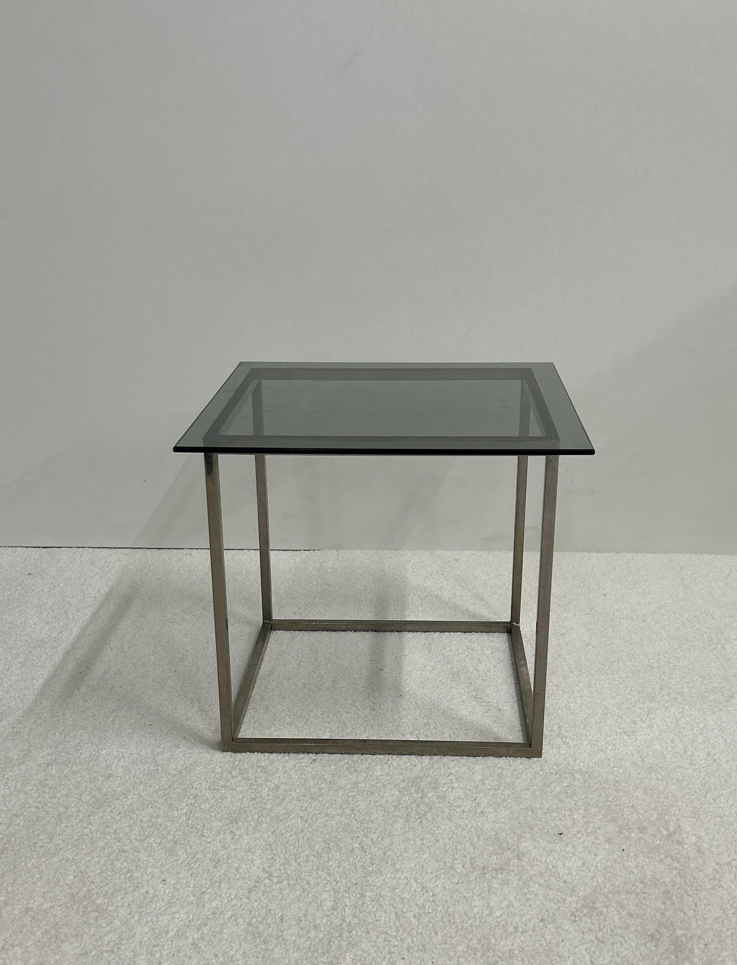 Table d’appoint verre fumé et métal, 70s
