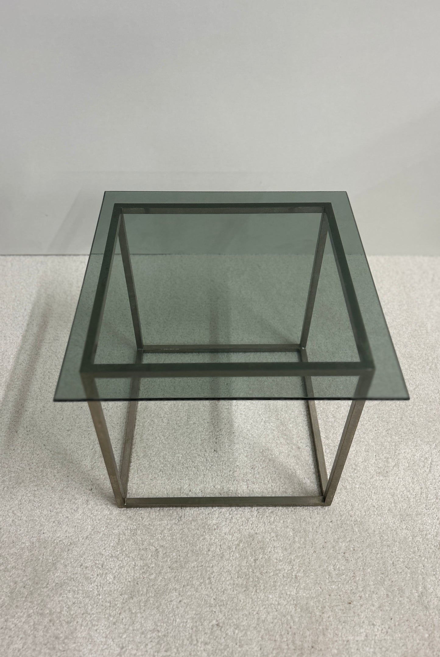 Table d’appoint verre fumé et métal, 70s