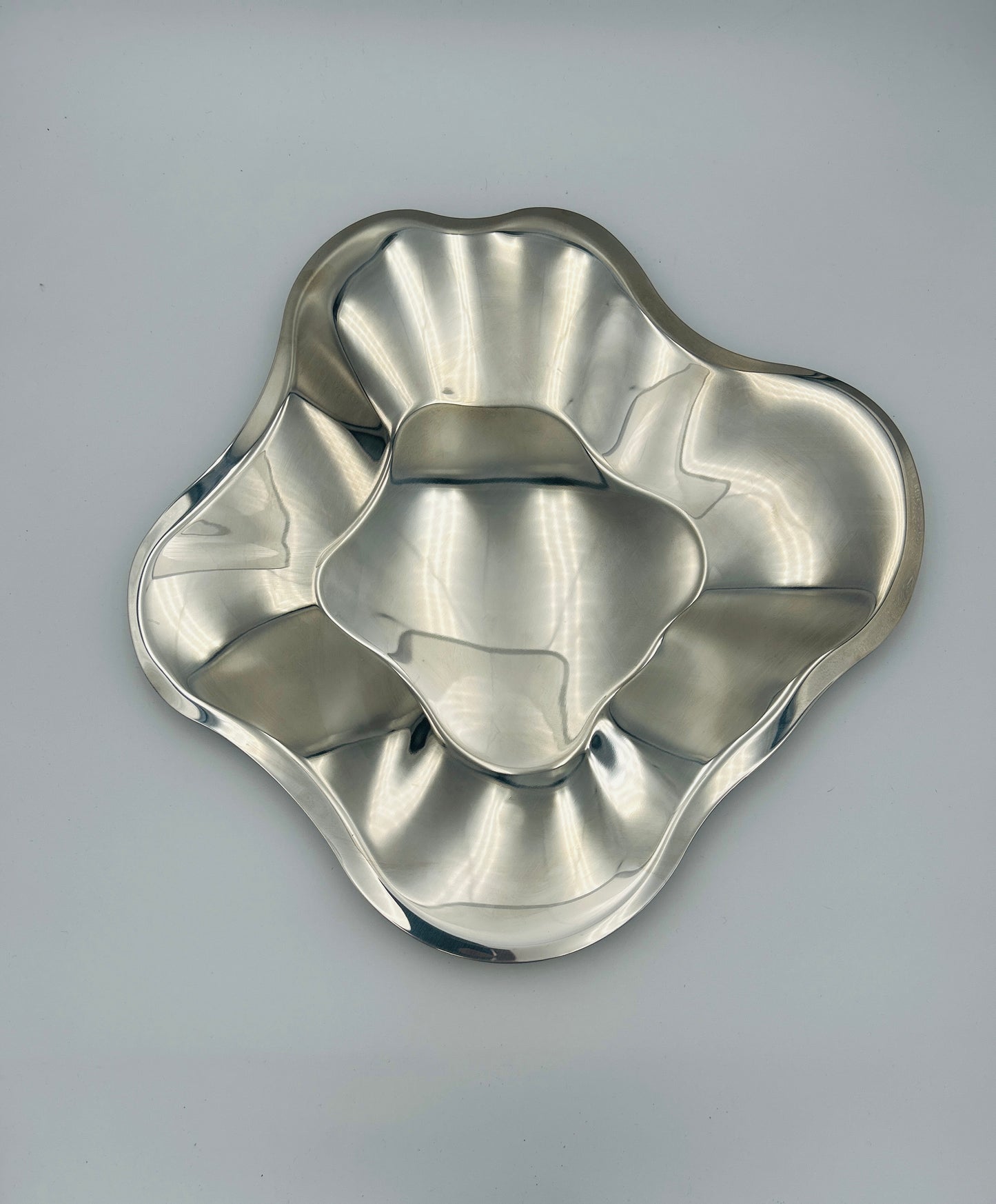 Plateau ou centre de table en inox Alvar Aalto, IItala, Finlande, 2000s