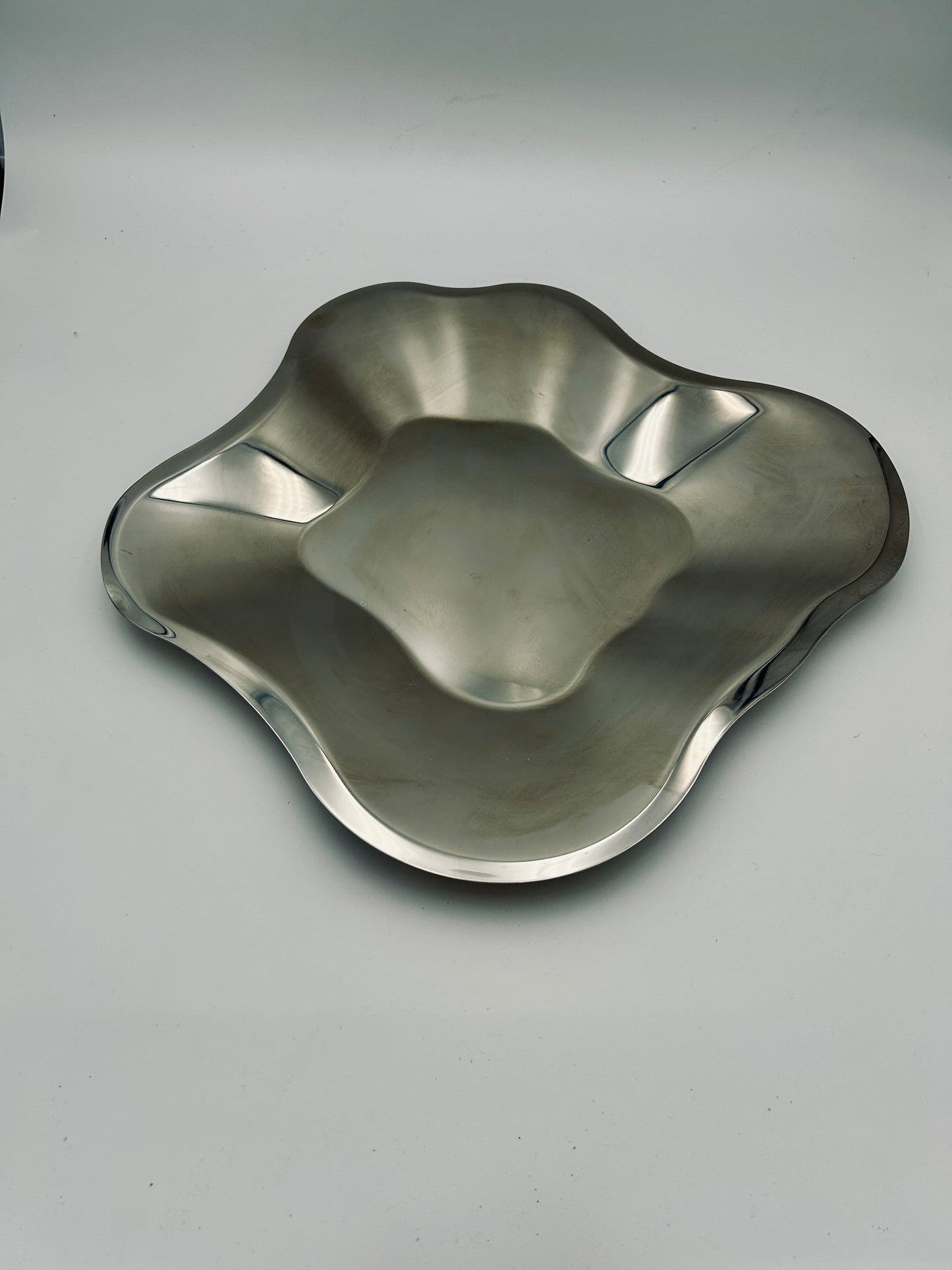 Plateau ou centre de table en inox Alvar Aalto, IItala, Finlande, 2000s