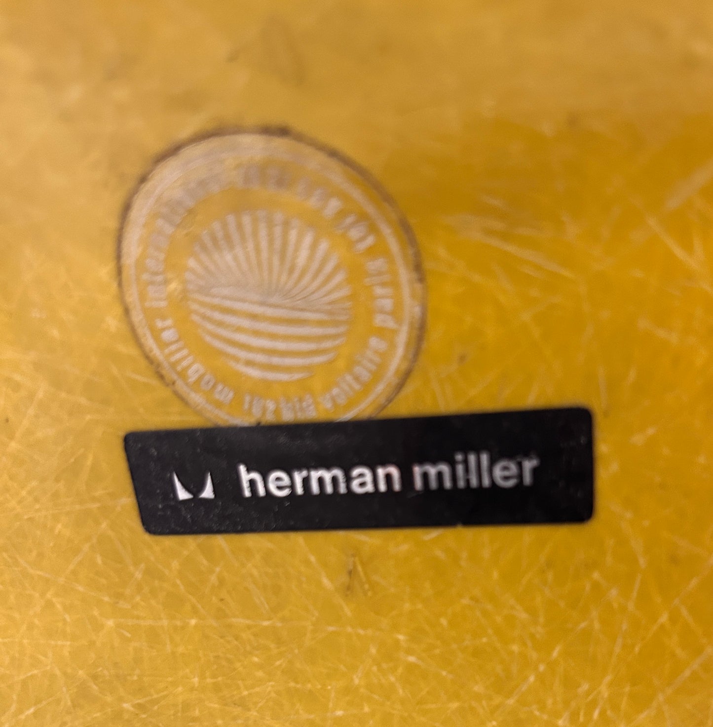 Chaise DSX moutarde Charles et Ray Eames, édition Herman Miller, 70s