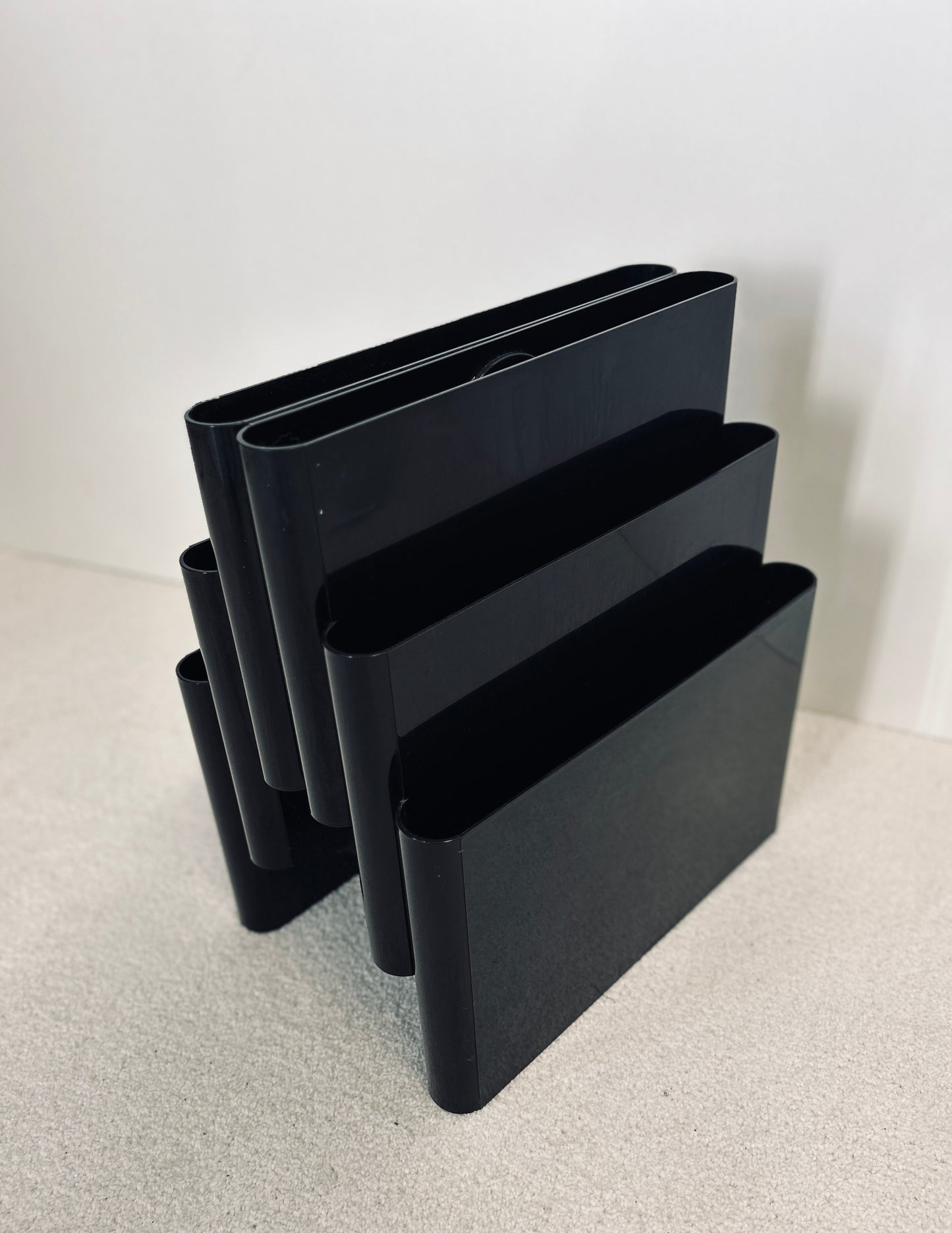 Porte-Revues Noir 6 compartiments, Giotto Stoppino, Kartell, 70s