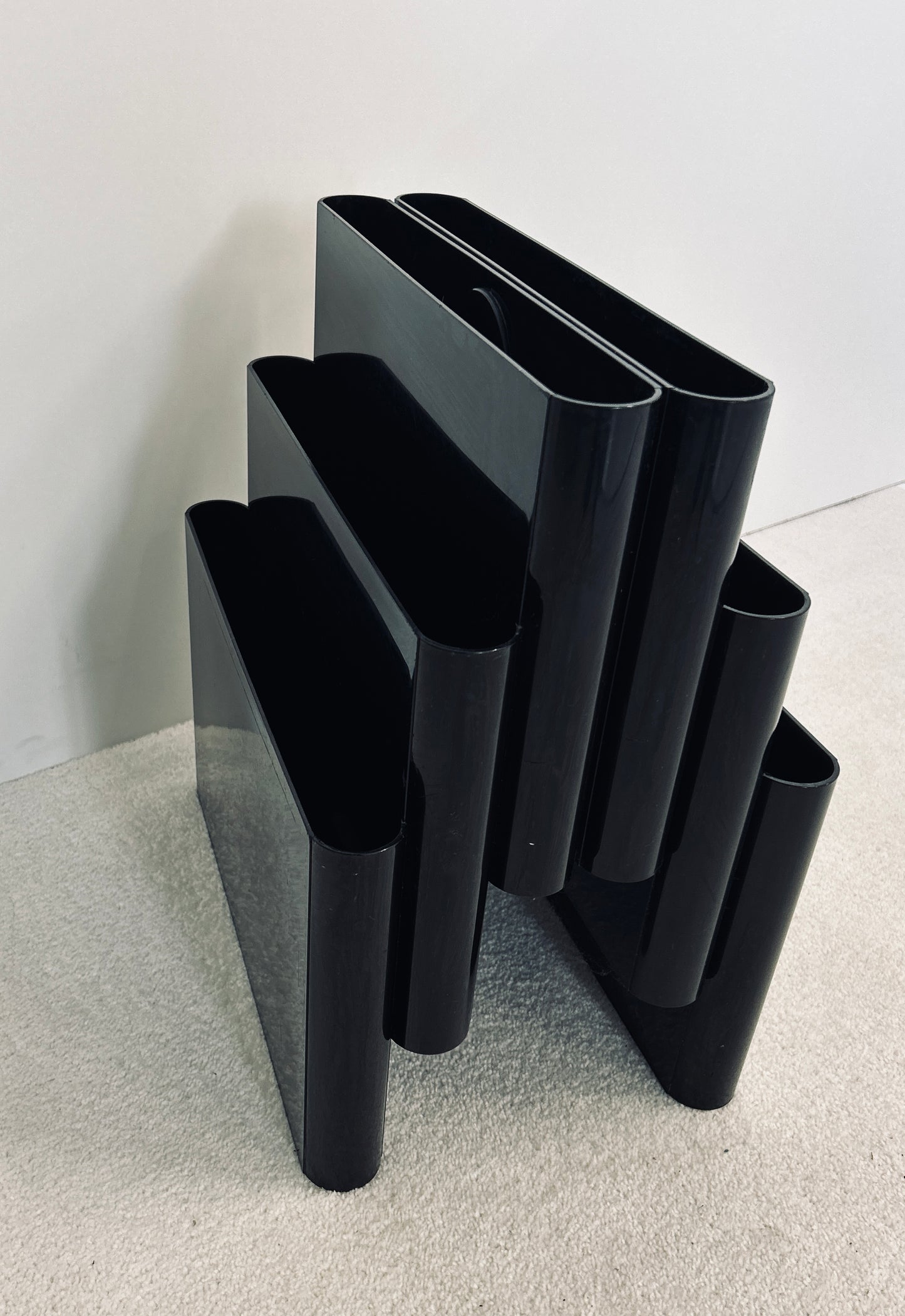 Porte-Revues Noir 6 compartiments, Giotto Stoppino, Kartell, 70s