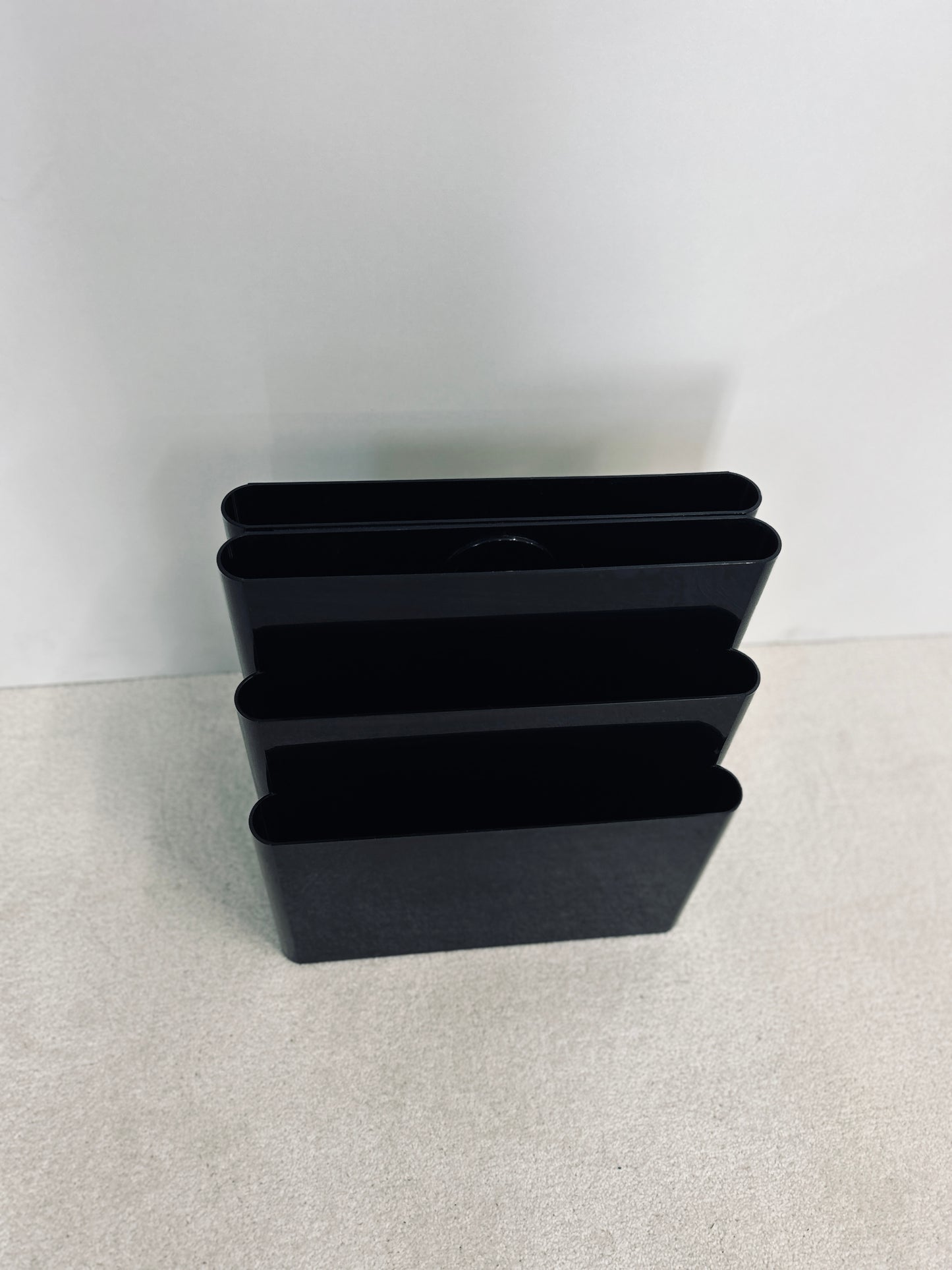 Porte-Revues Noir 6 compartiments, Giotto Stoppino, Kartell, 70s
