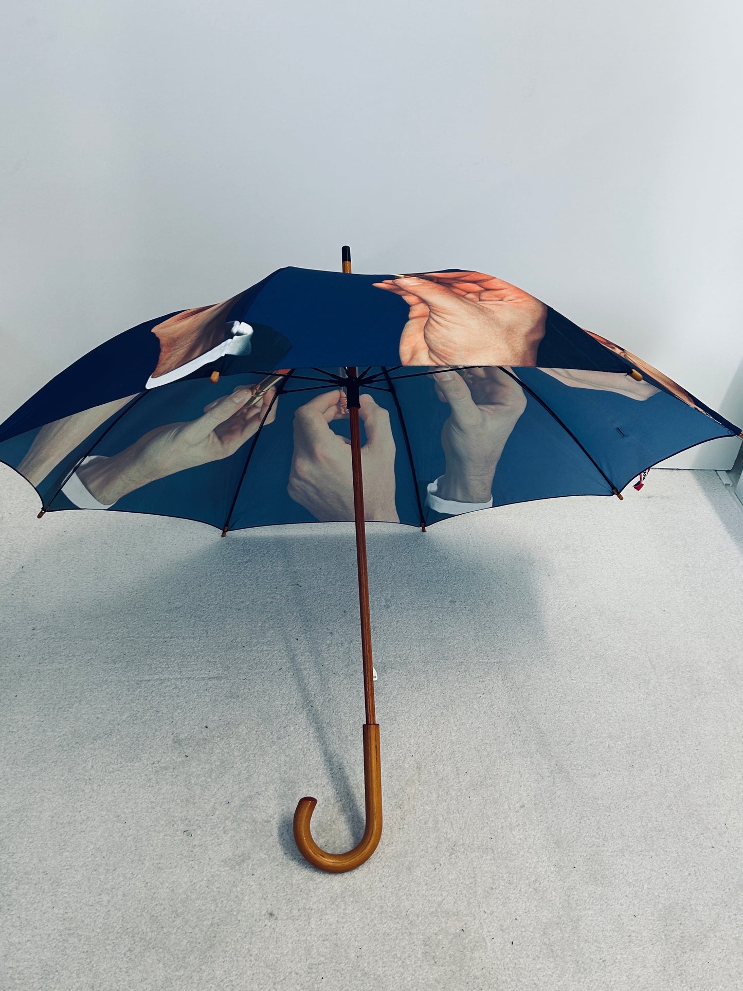 Parapluie  Lipstick bleu Toiletpaper, Seletti, Italie 2000s