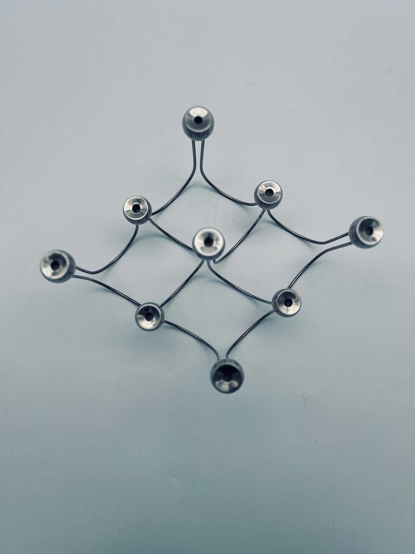Bougeoir chandelier minimaliste en acier chromé, Sami Wirkkala, Cleto Munari, 70s