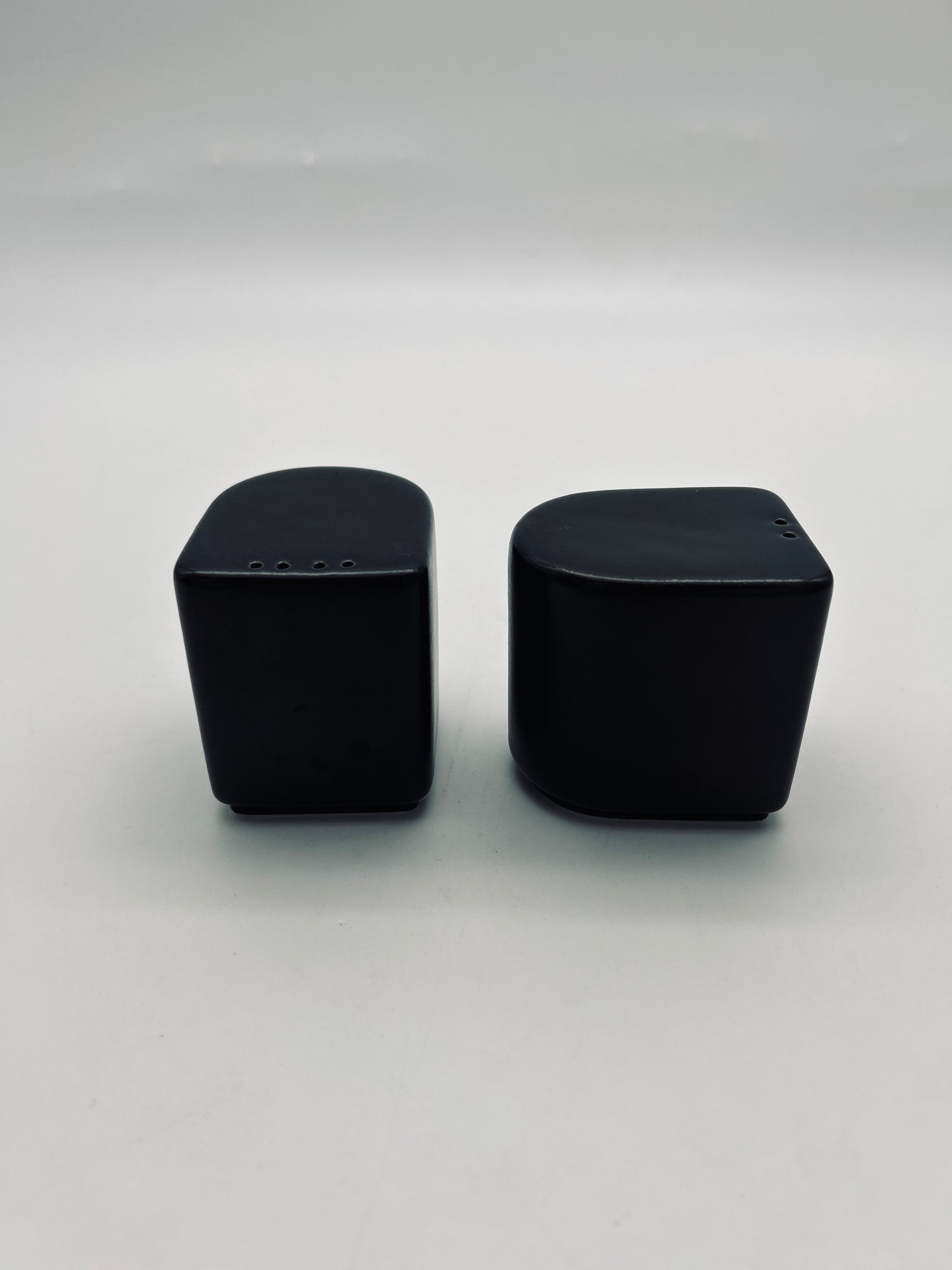 Salière et poivrière noires, Square, Makio Hasuike, Ravelli, 70s