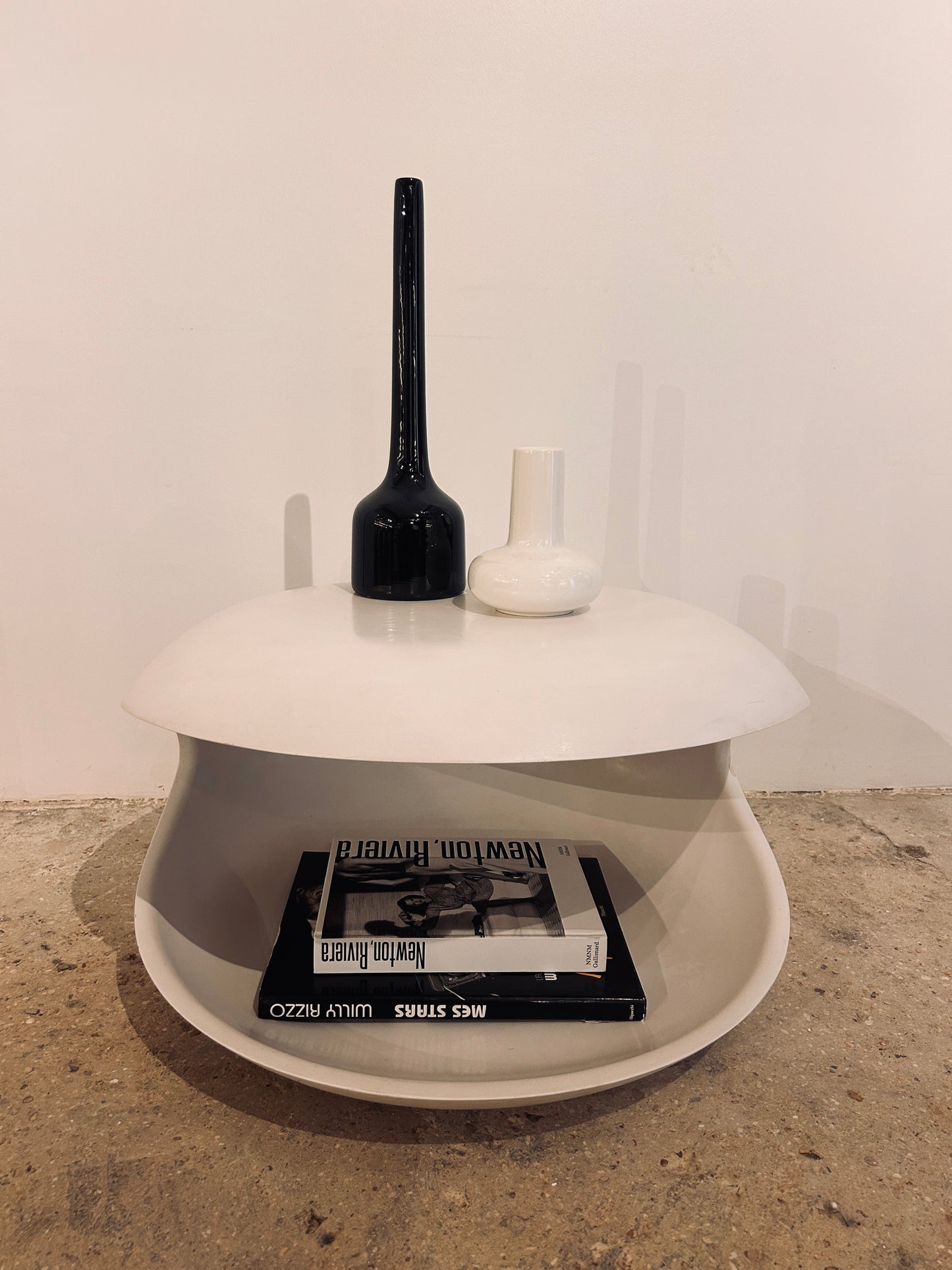 Table d’appoint White Shell, Zanotta, 2000s
