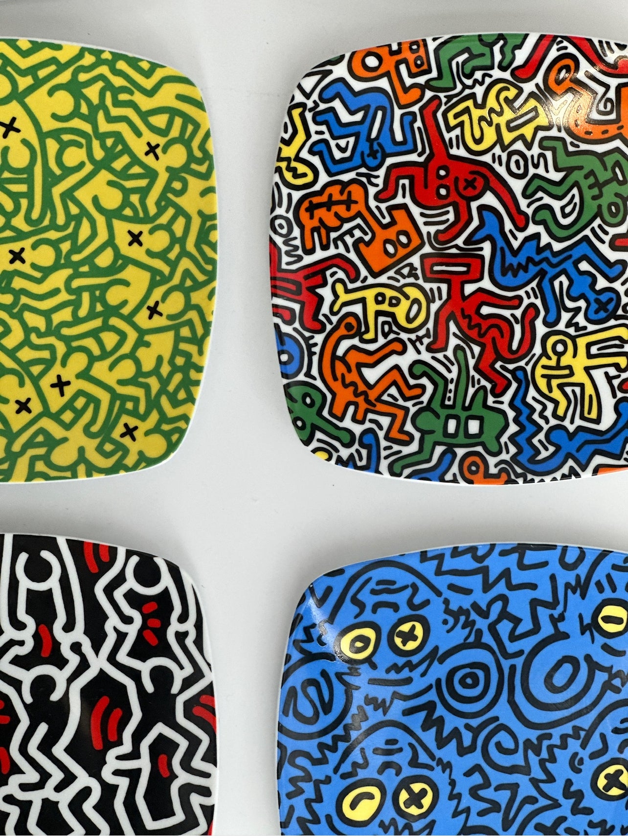 Assiettes carrées, Keith Haring, Tognana, Italie, 2000s