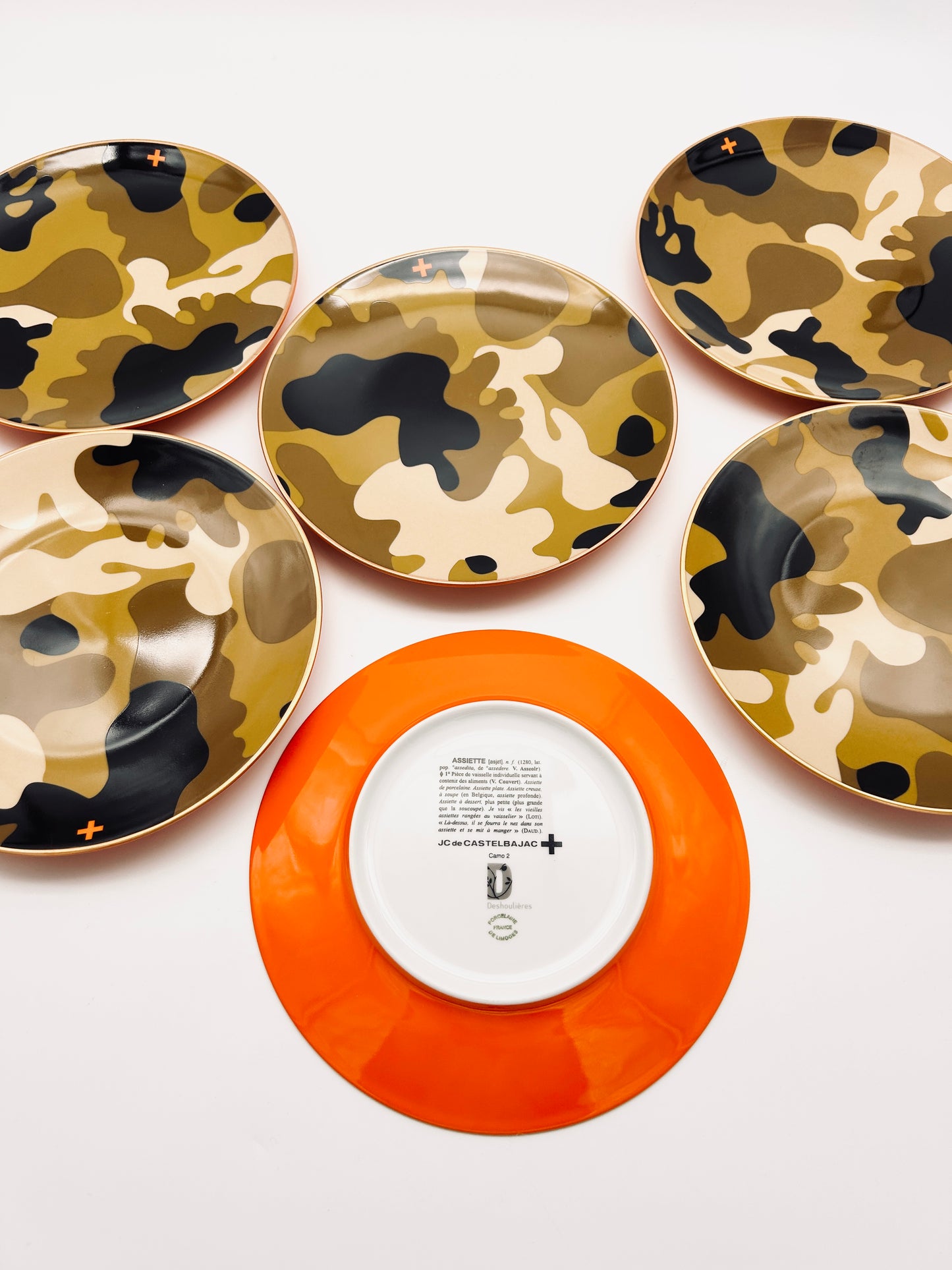 Assiettes camouflage, JC de Castelbajac, Maison Deshoulières, 90s