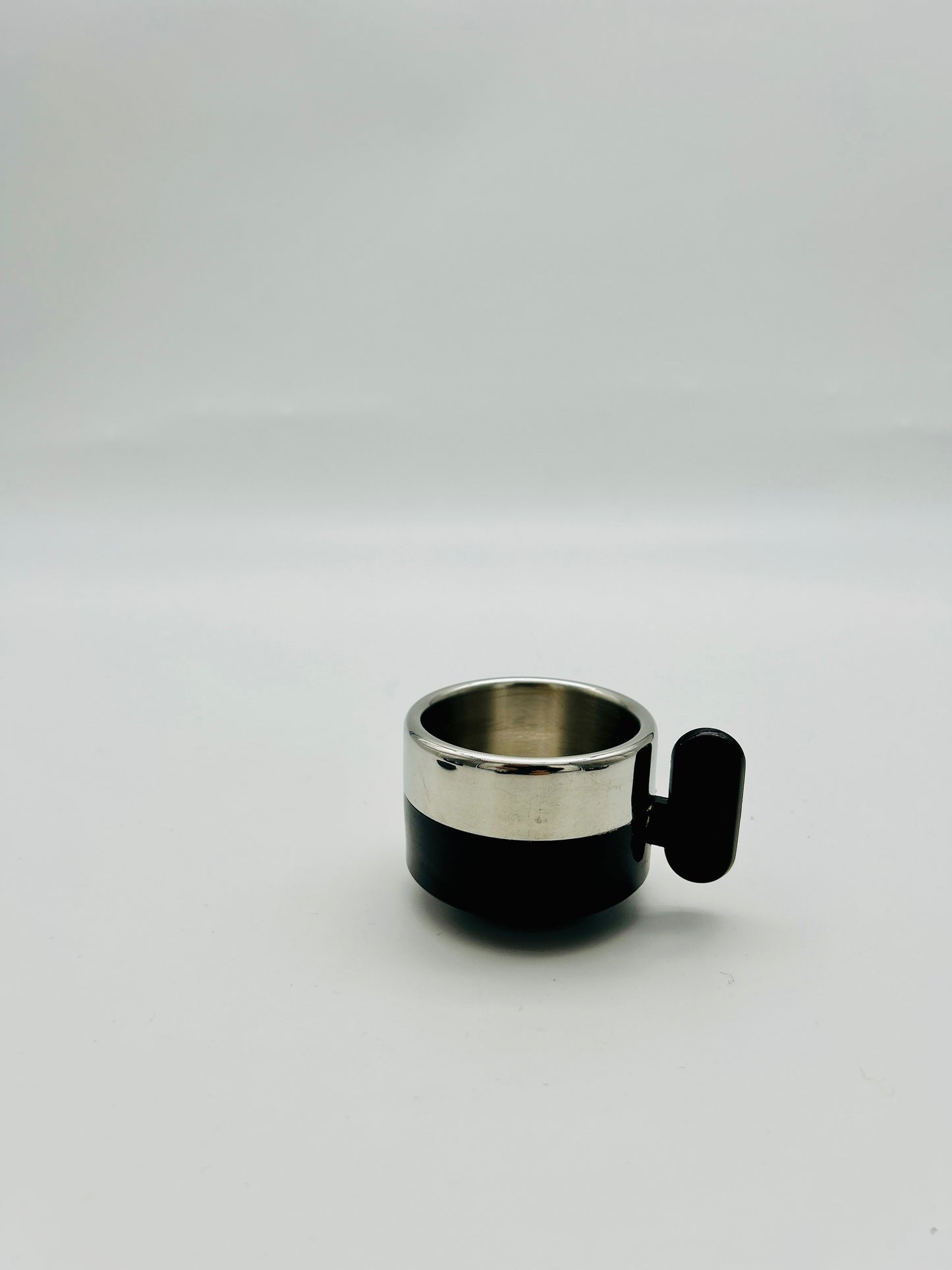 Tasses à café noires,space age, Morinox, Italie, 70s