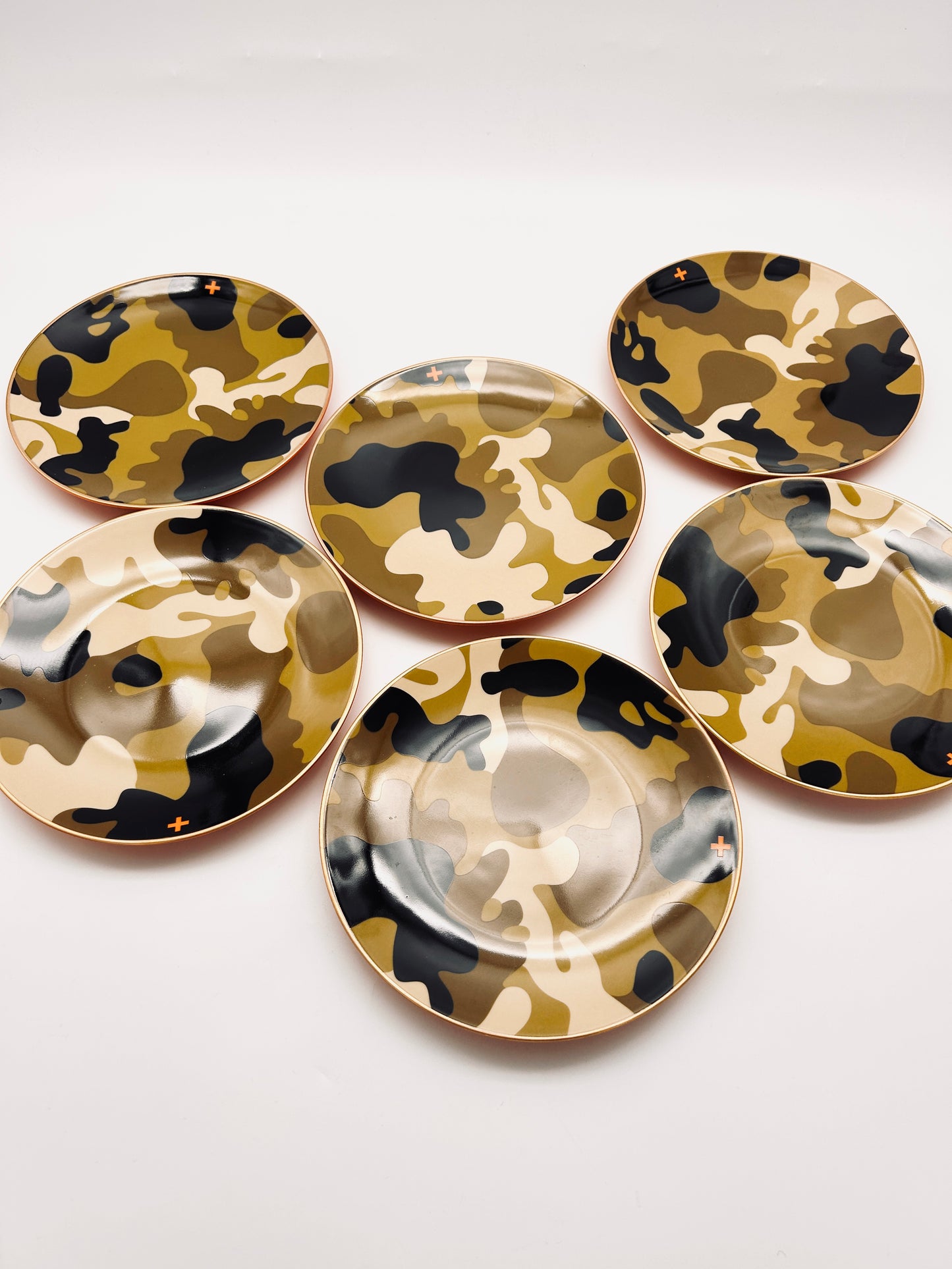 Assiettes camouflage, JC de Castelbajac, Maison Deshoulières, 90s