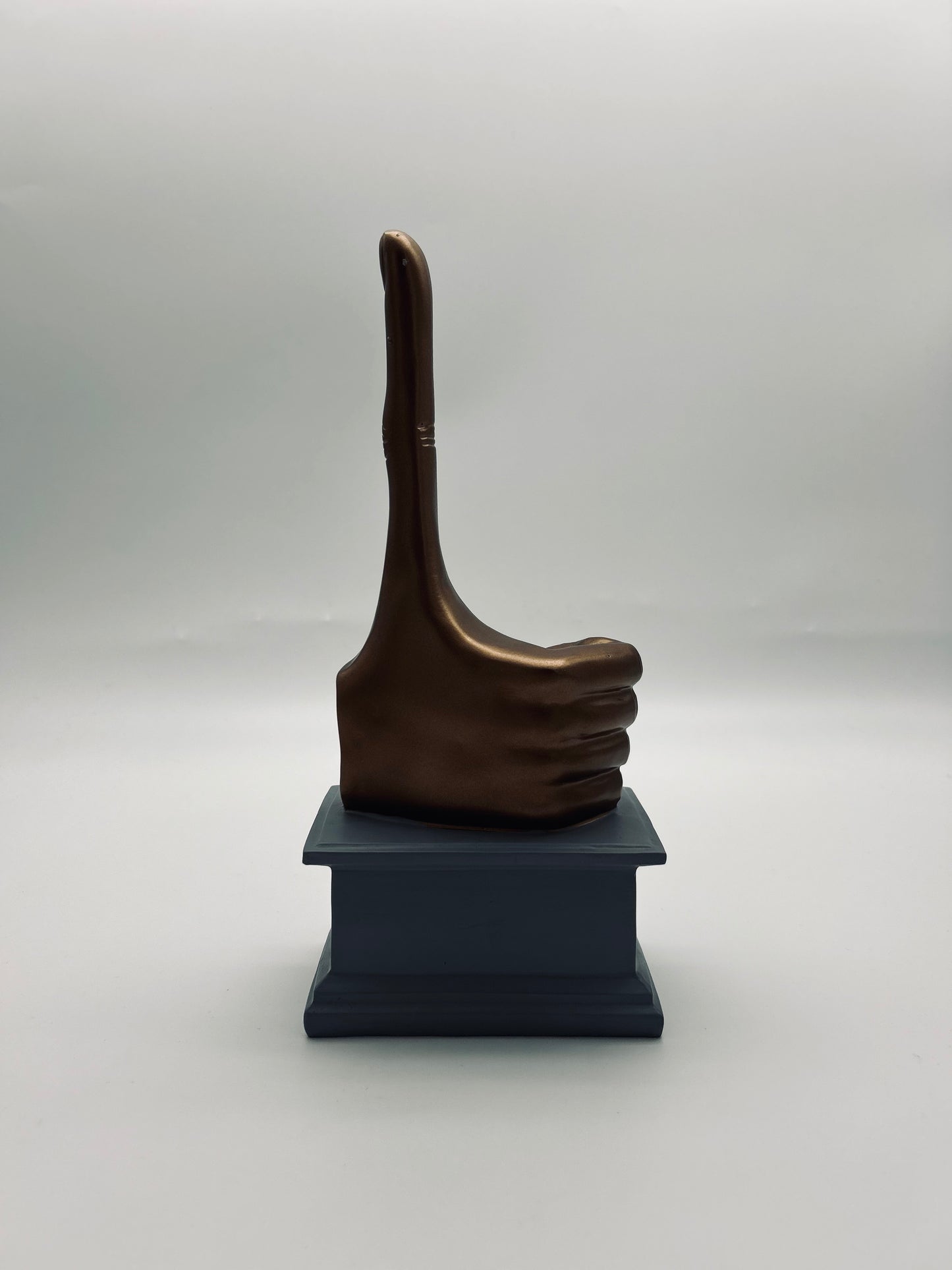 Sculpture" Really Good Vibes "de David Shringley, 2016