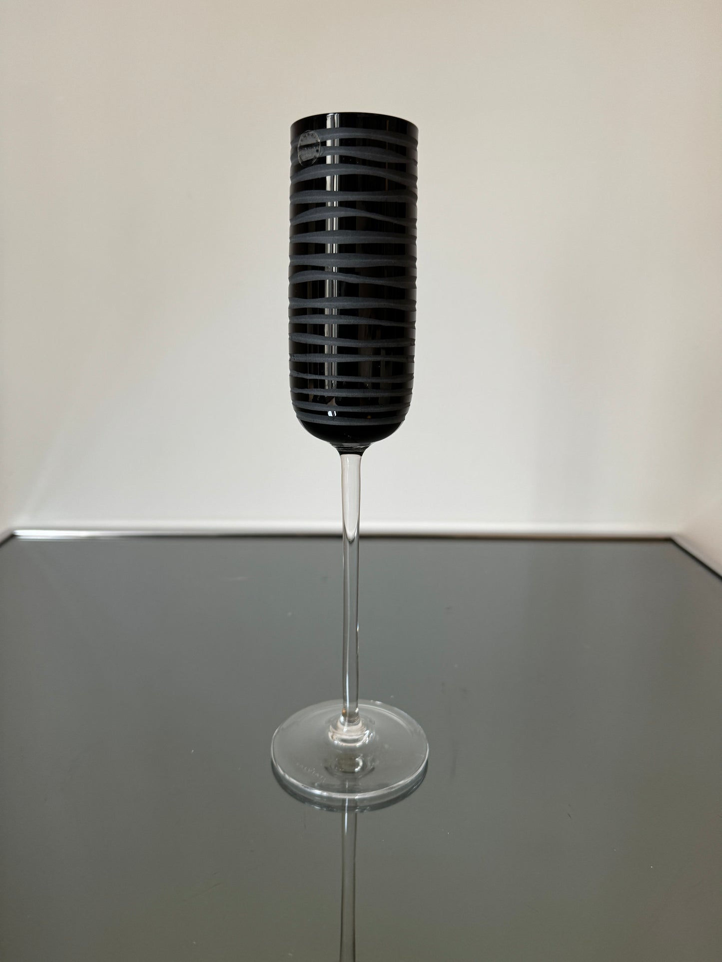 Paire de flutes à champagne en verre de Murano modèle Graffiati, SALVIATI