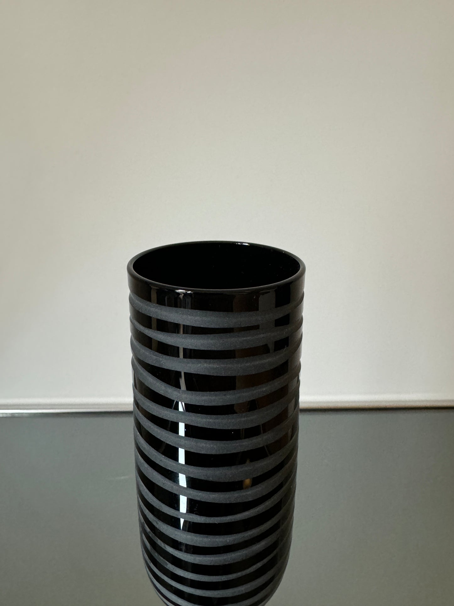 Paire de flutes à champagne en verre de Murano modèle Graffiati, SALVIATI
