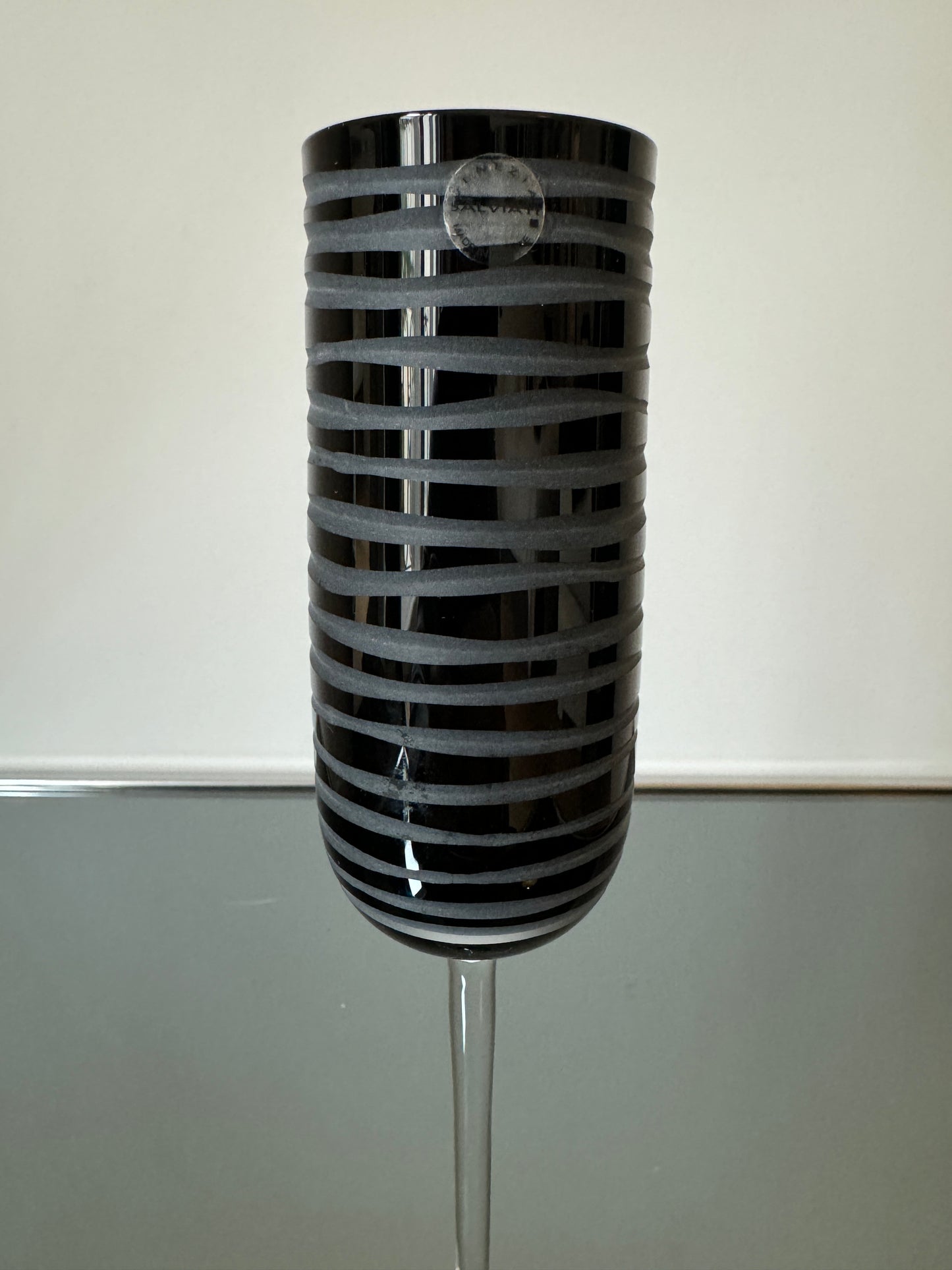 Paire de flutes à champagne en verre de Murano modèle Graffiati, SALVIATI