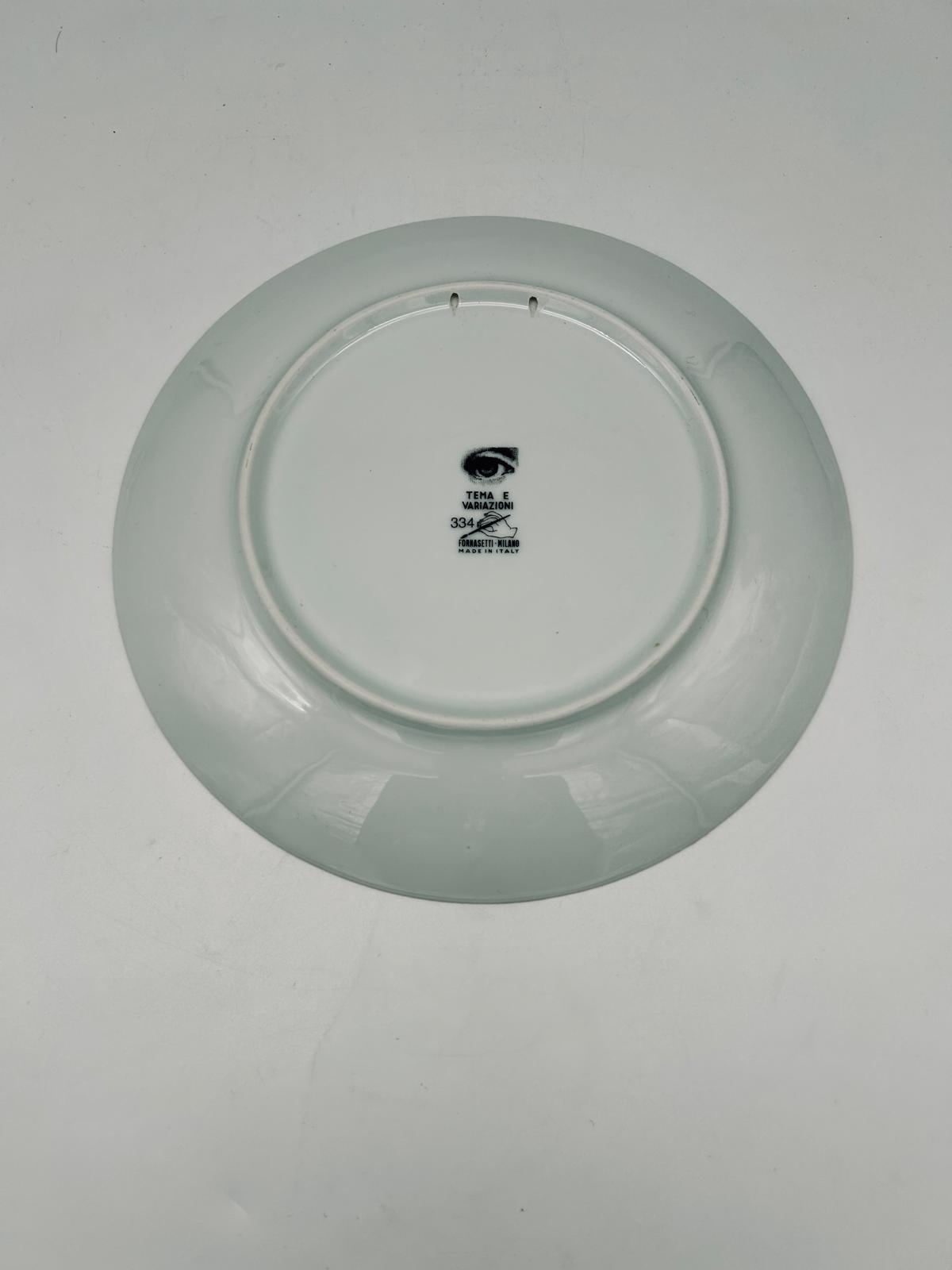 Assiette de collection, Tema et Variazoni, numéro 334, Fornasetti, Italie