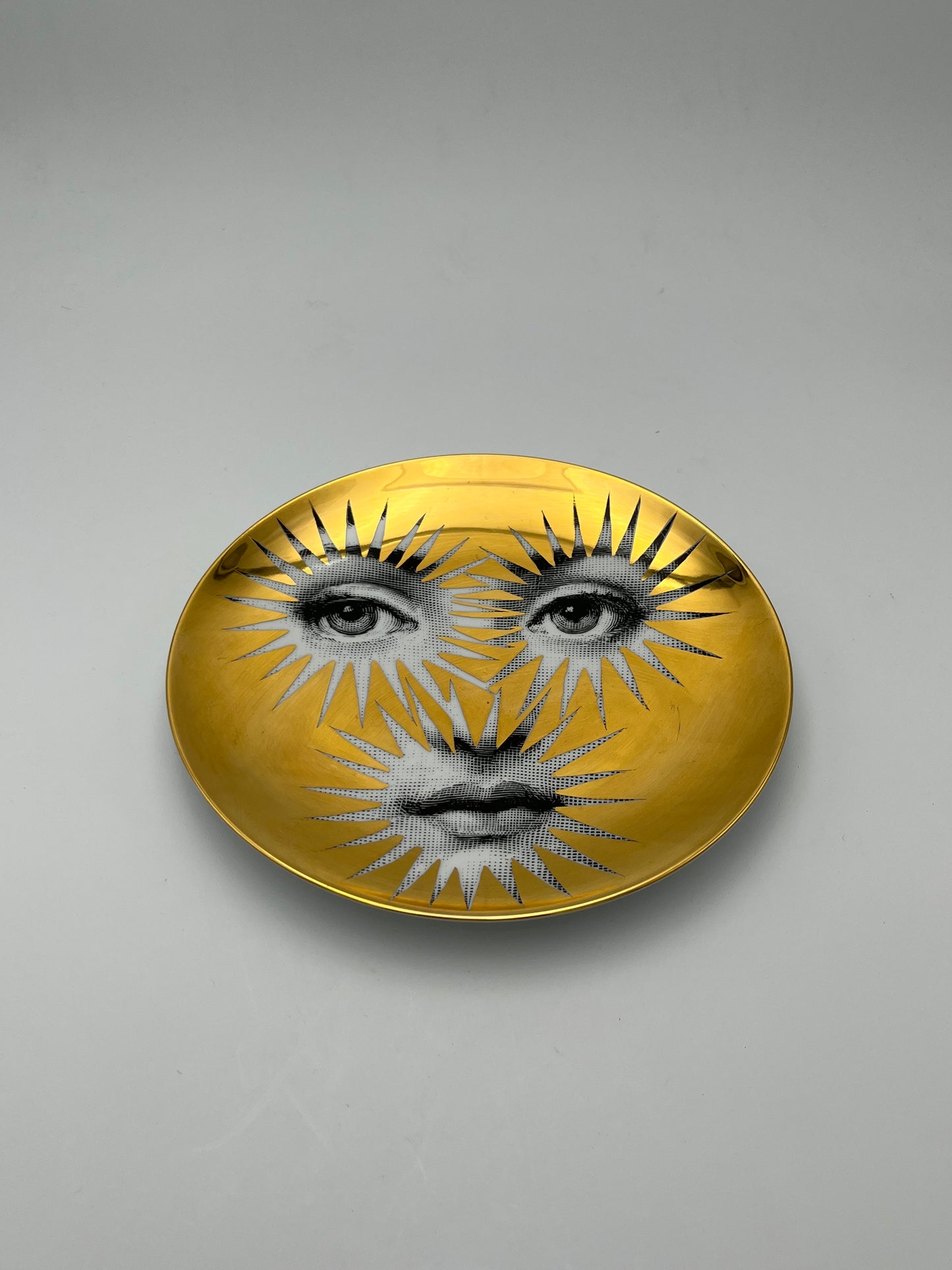 Assiette de décoration N°132, Fornasetti, Italie