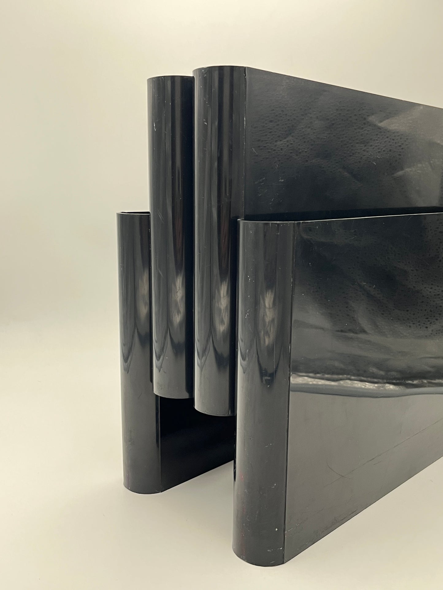 Porte-revues noir 4 compartiments, Kartell, Giotto Stoppino, 70s