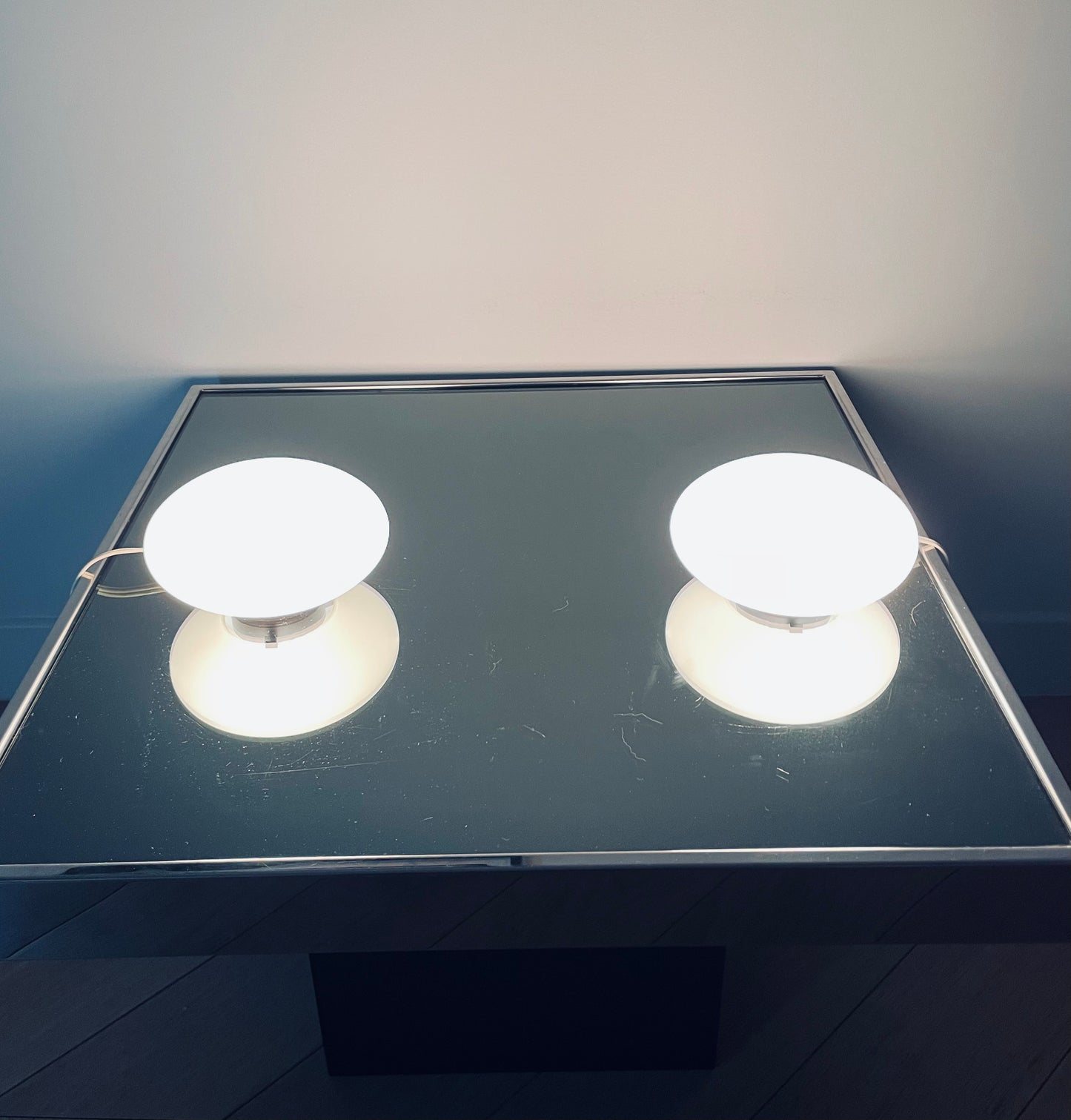 Paire de lampes à poser Galet, Joseph André Motte, Disderot, 60s