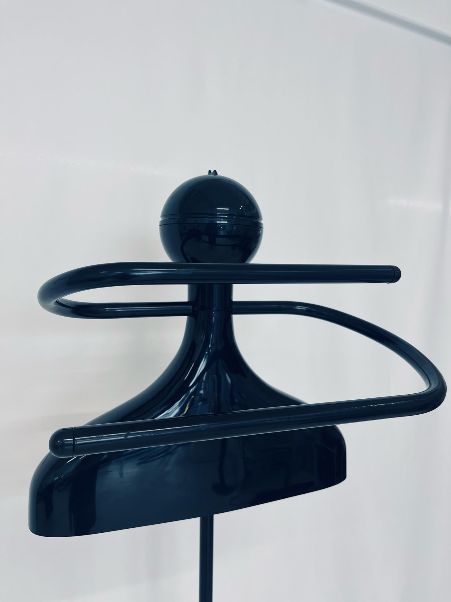 Valet noir, Anna Castelli Ferrieri, Kartell, Italie, 80s