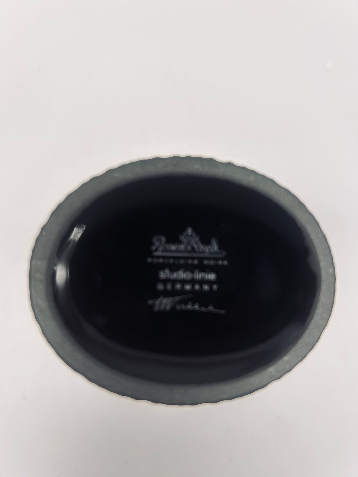 Vase noir mat ovale motif pointillés, "perls drop", Tapio Wirkkala,Rosenthal, 70s