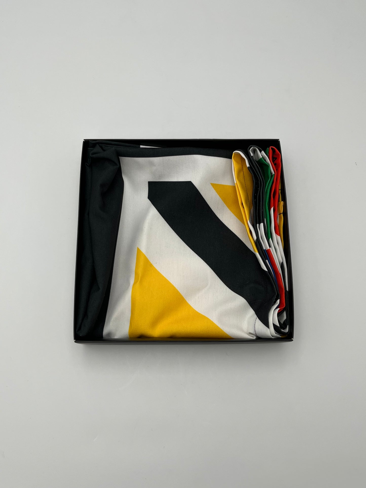 Chemin de table union jack JC de Castelbajac et Garnier-Thiebaut, 2009
