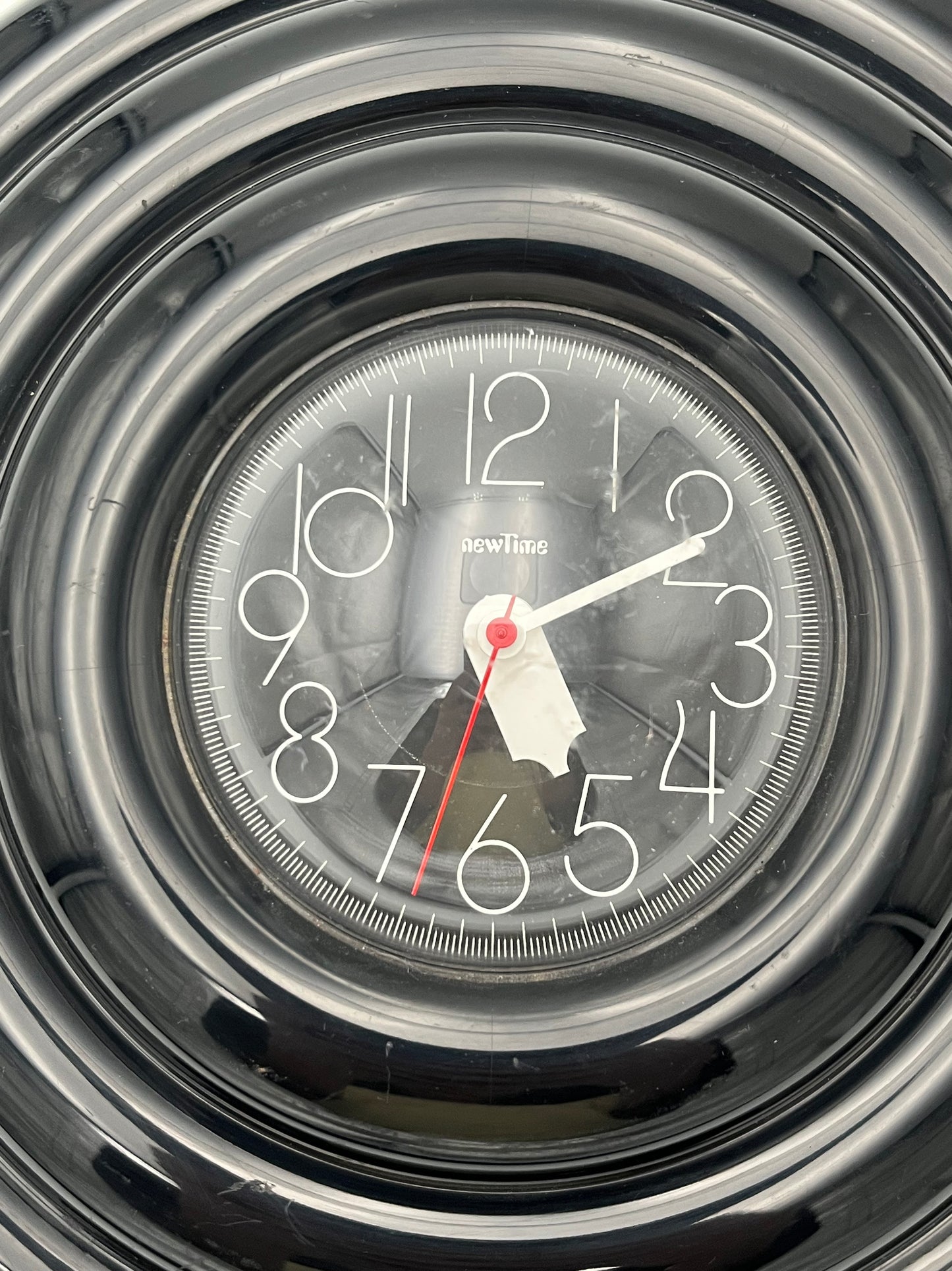 Horloge postmoderne newTime, 80s