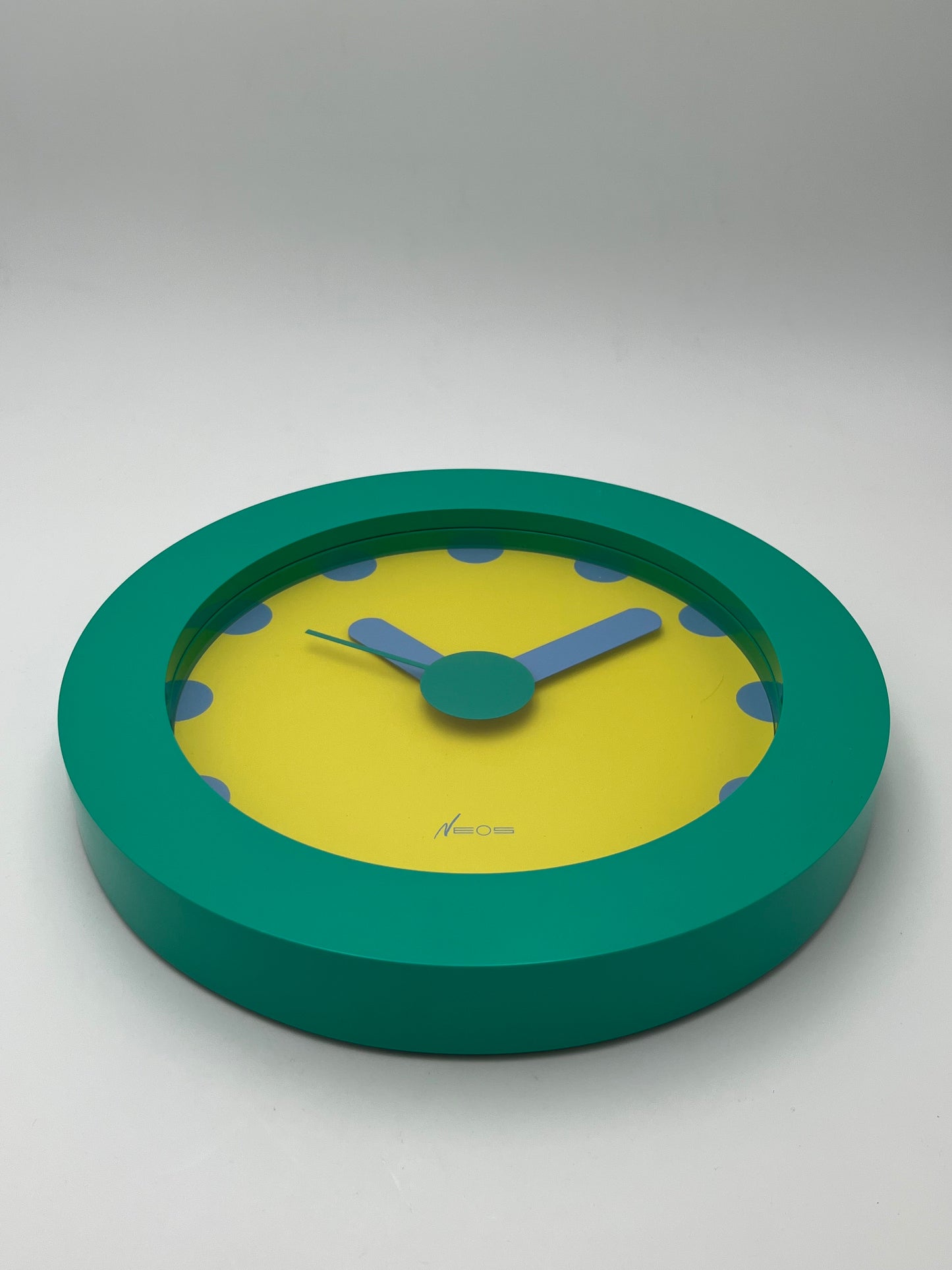 Horloge Neos postmoderne, Sowden-du Pasquier, Italie, 80s