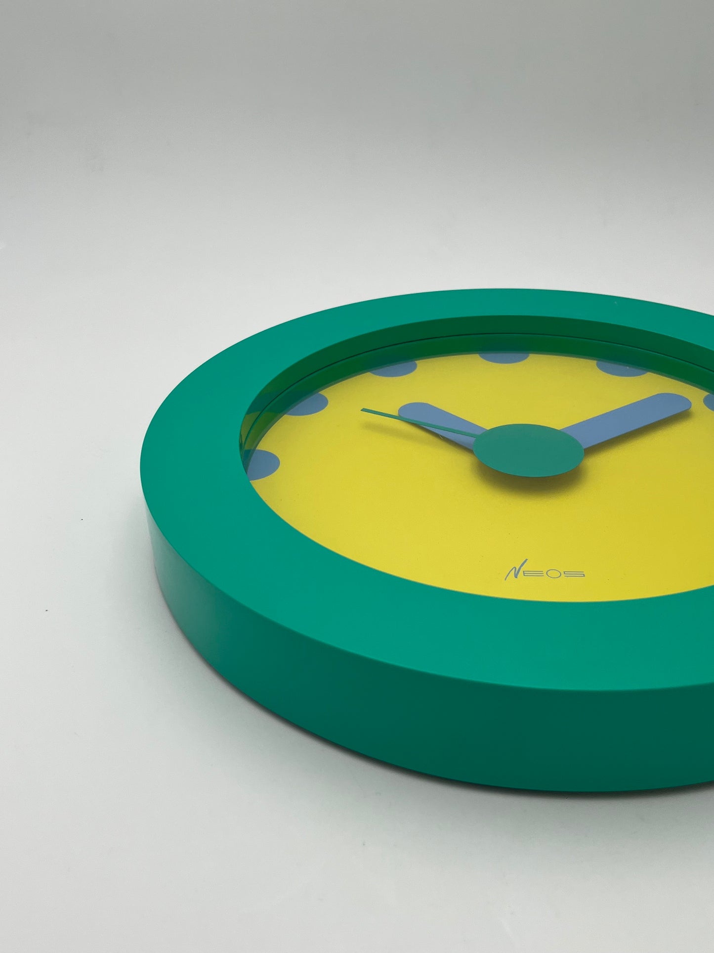 Horloge Neos postmoderne, Sowden-du Pasquier, Italie, 80s