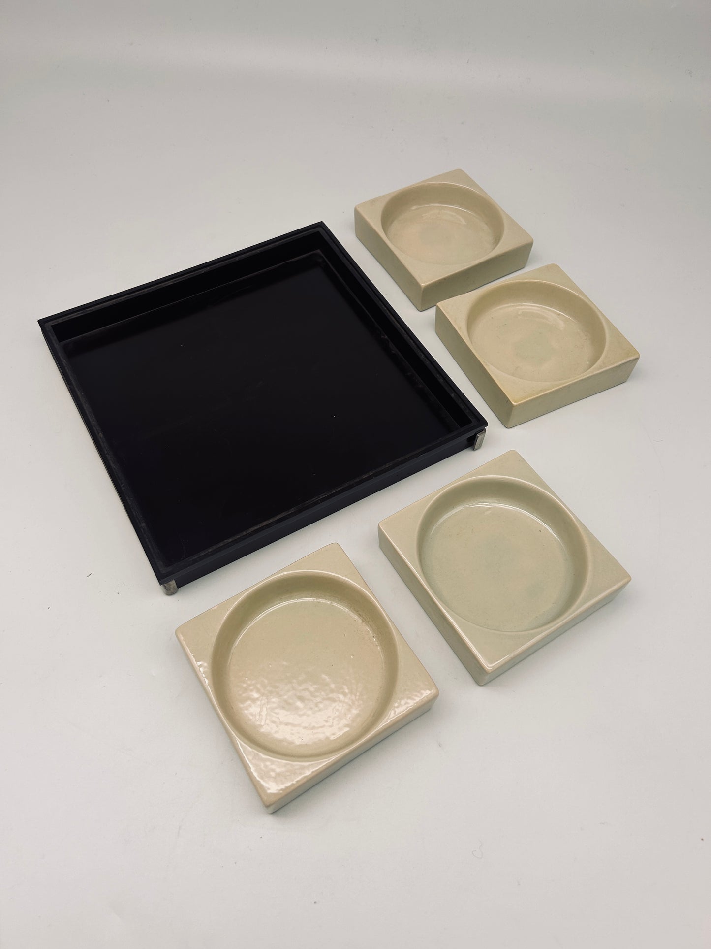 Ensemble de plateaux apéritif antipasti, Roberto Sambonet, ligne Scacchiera, 70s