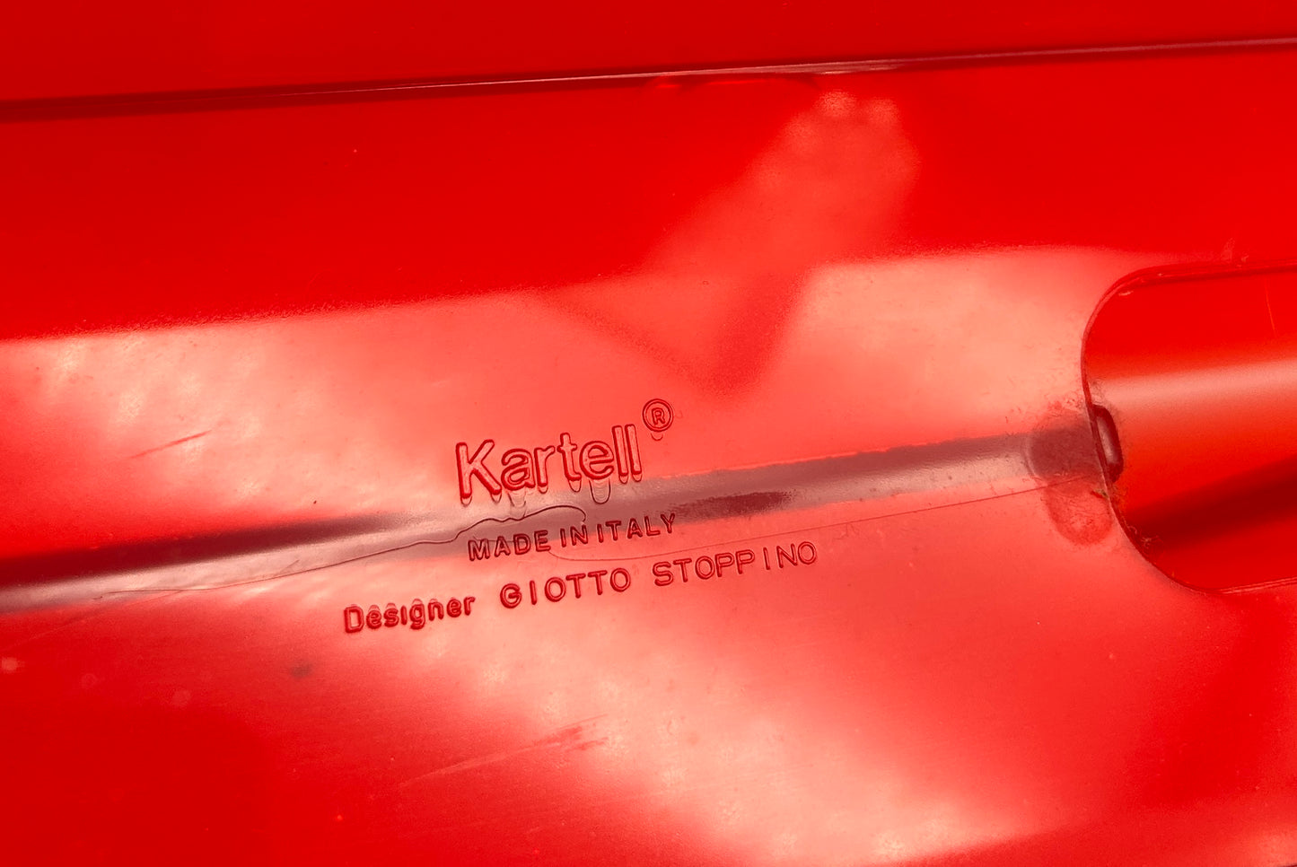 Porte-revues rouge translucide 4 compartiments, Kartell, Giotto Stoppino