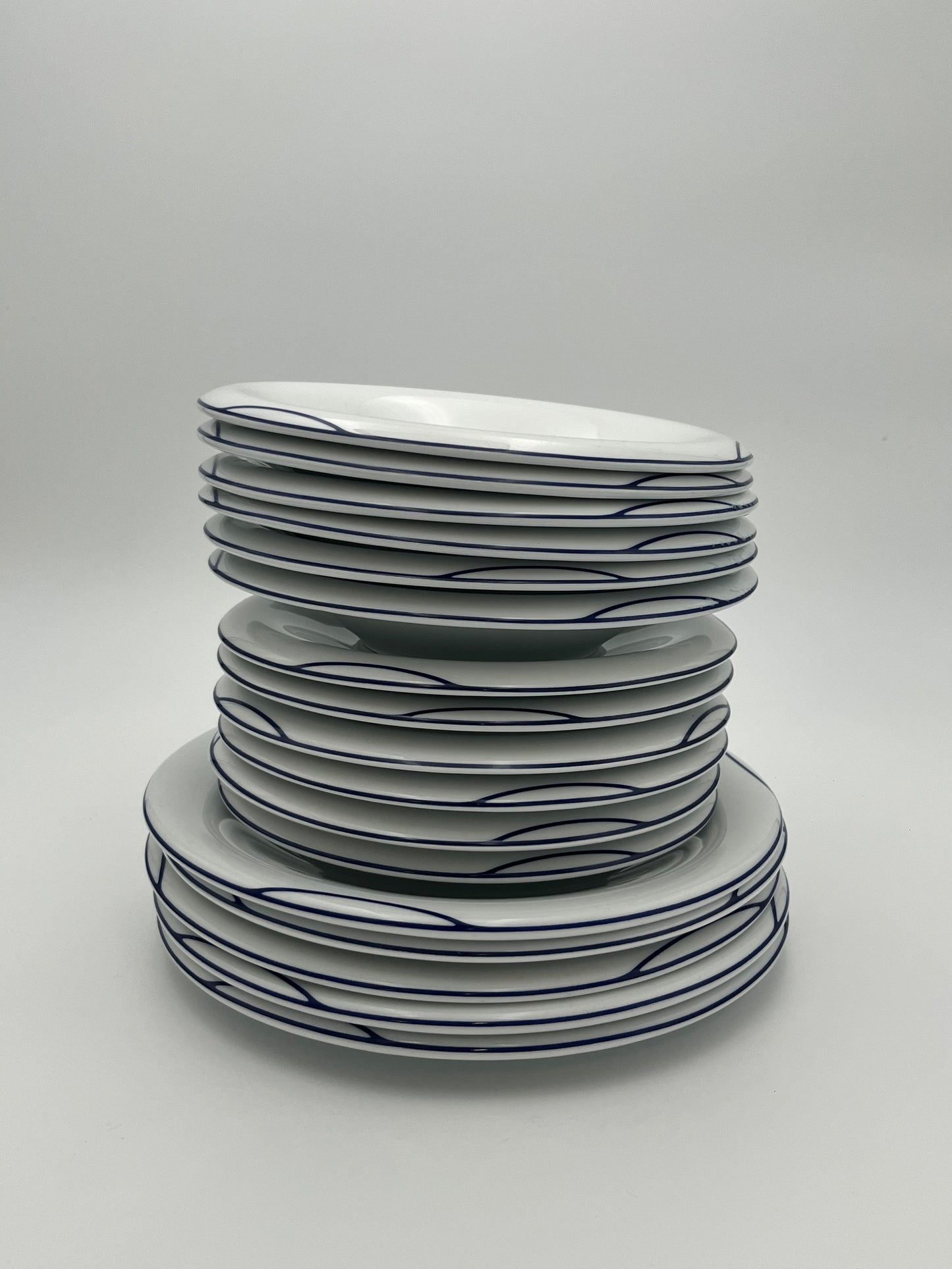 Assiettes Tendentse Alessi, Guido Venturini, Italy, 2002