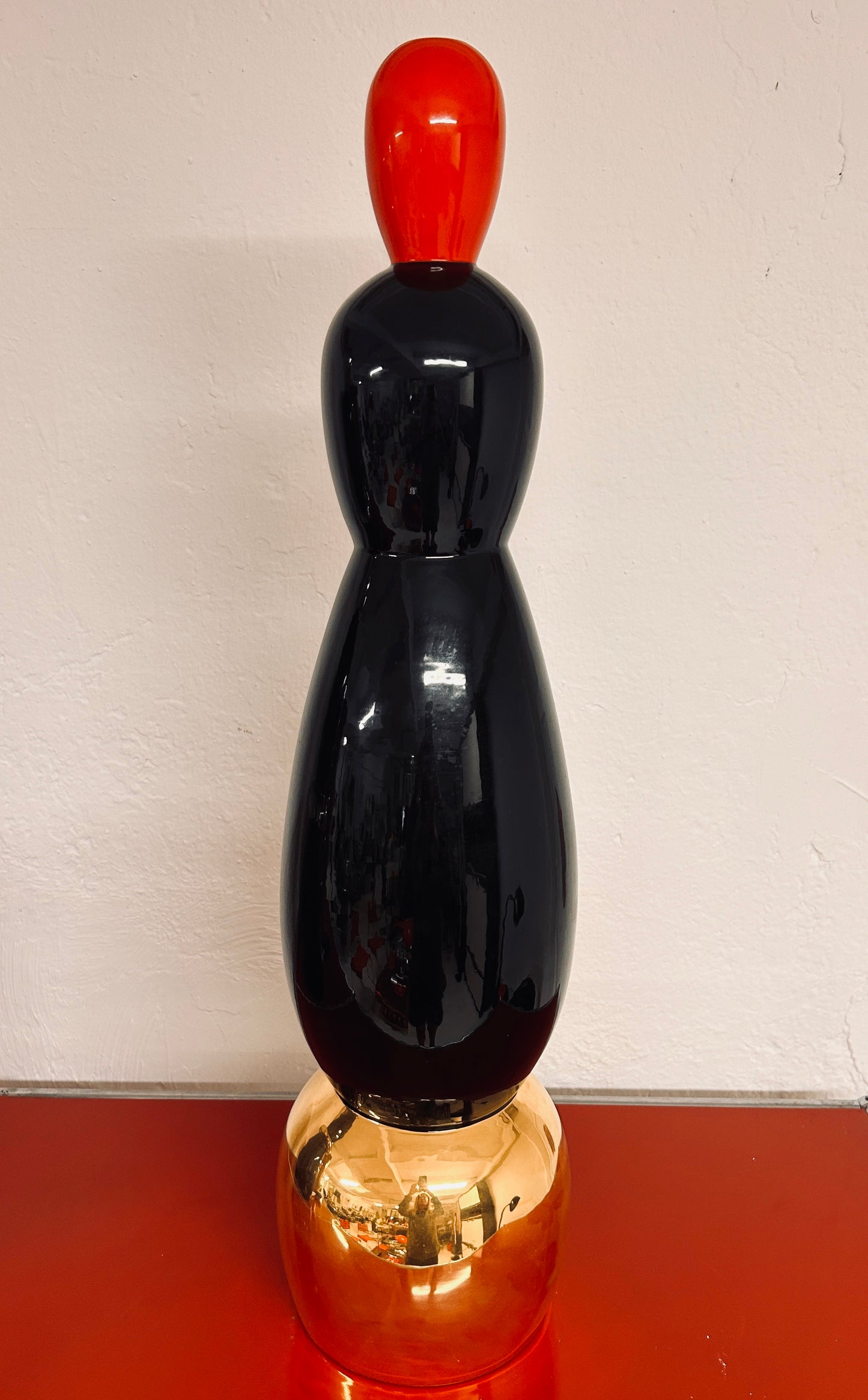 Totem rouge noir et doré, Elgin, Alessandro Mendini, pour Superego, 2008