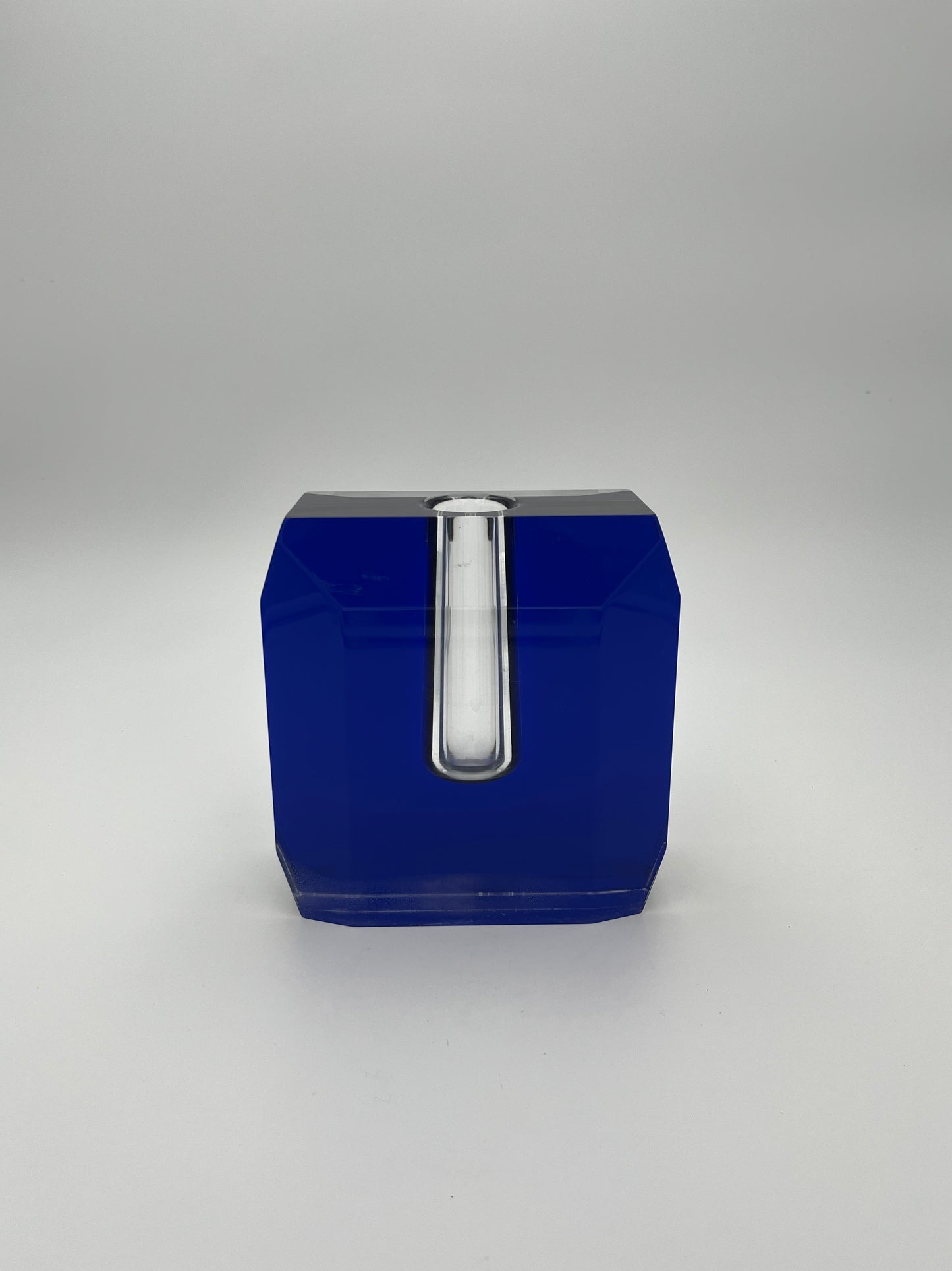 Vase Soliflore plexiglass bleu Luigi Massoni ,Guzzini, Italie, 70s