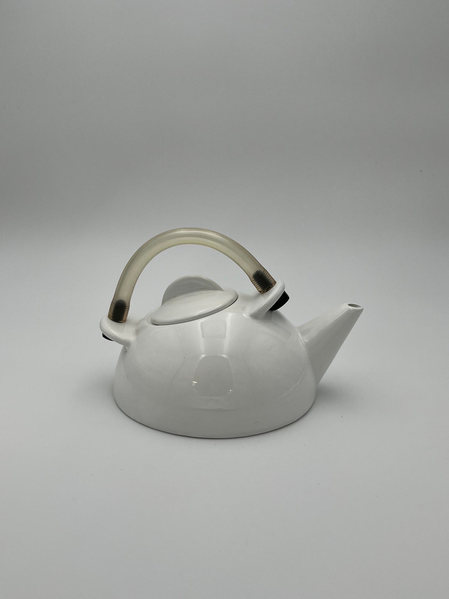 Théière 'Flying Saucer', Axis Design, Laurence Dumaine, France, 80s