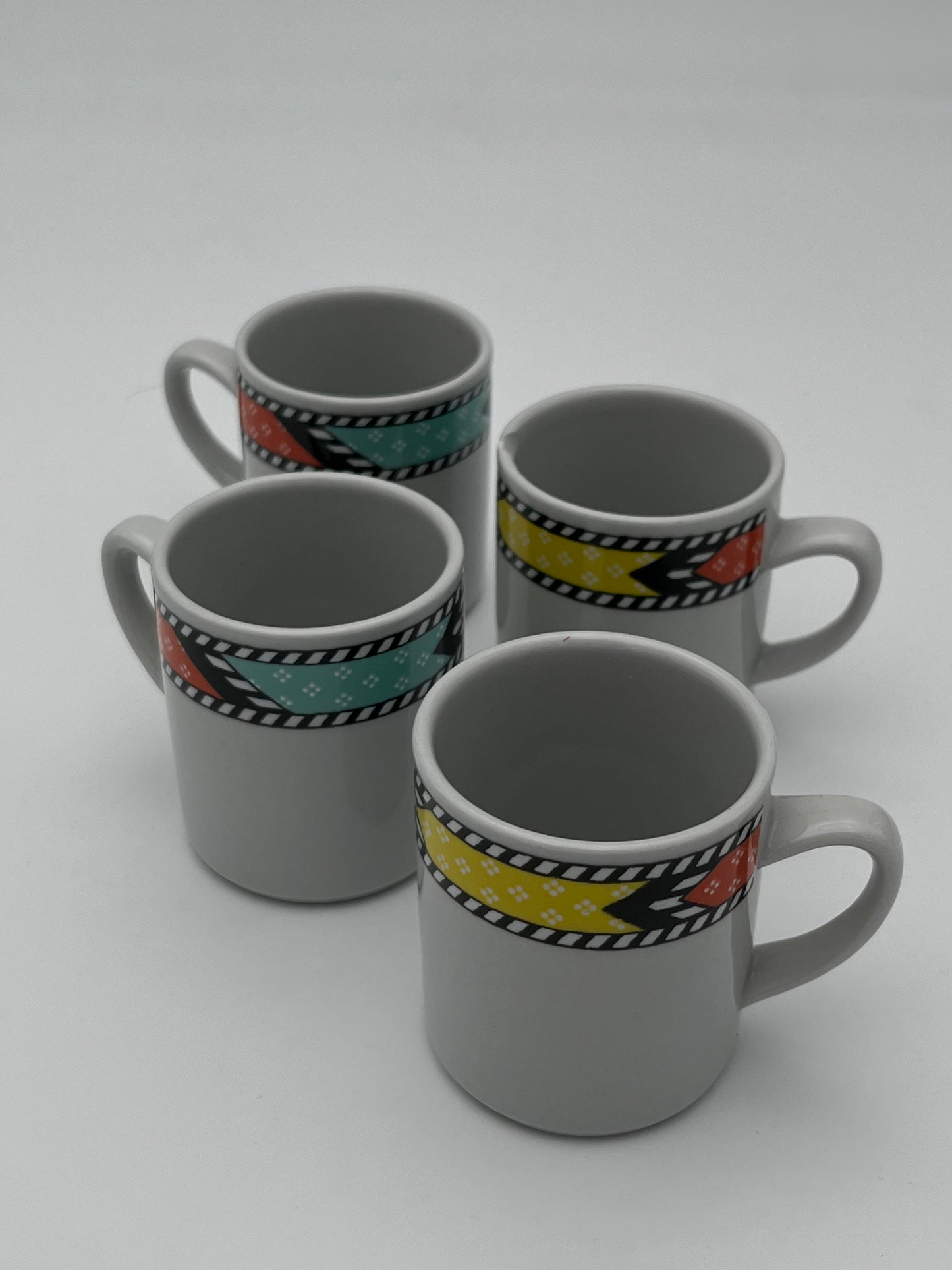 Ensemble en céramique graphique memphis, 'Idea' Mancioli, 80s
