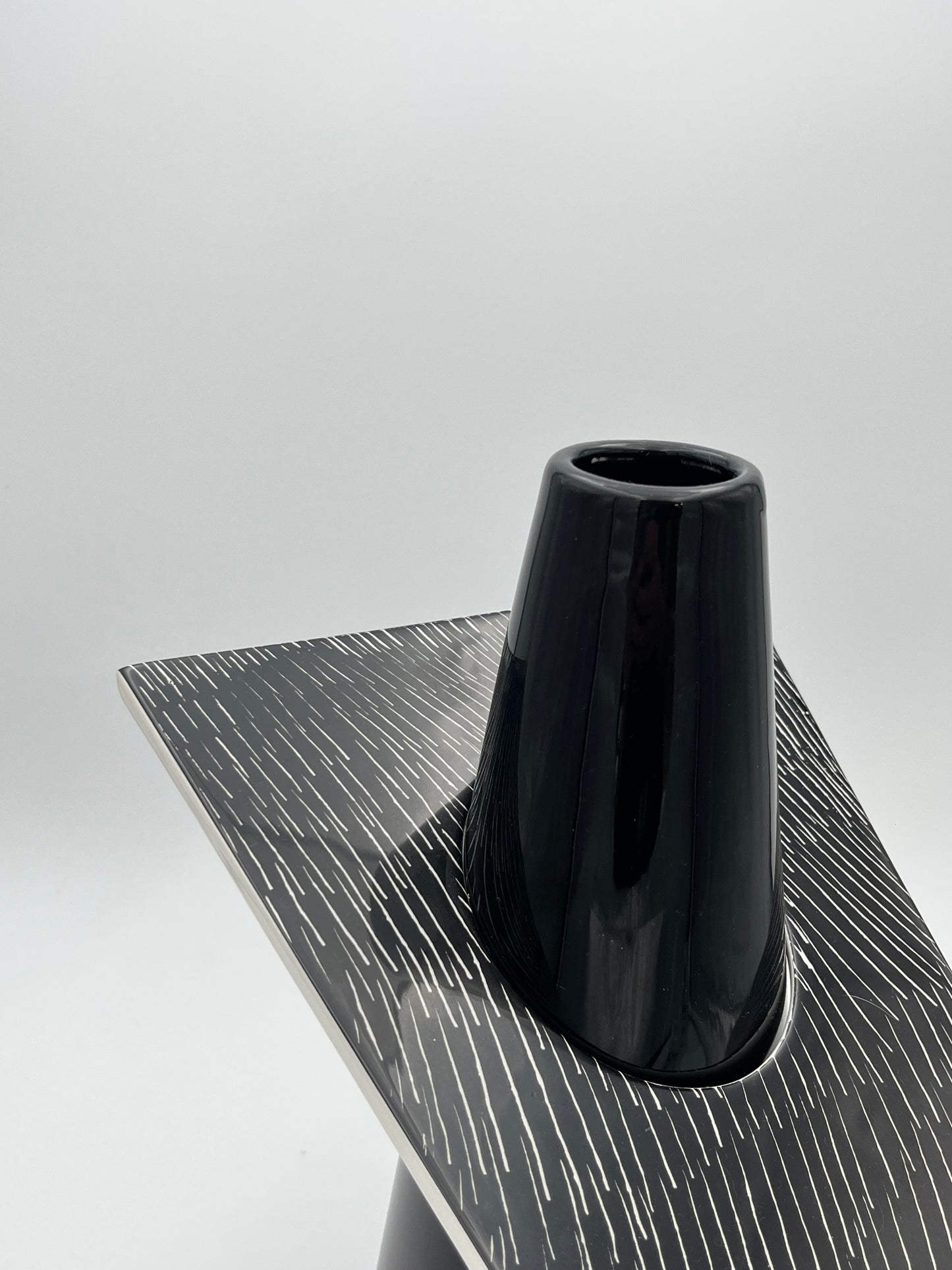 Vase Colletto noir Superego, Alessandro Mendini, Italie, 2006