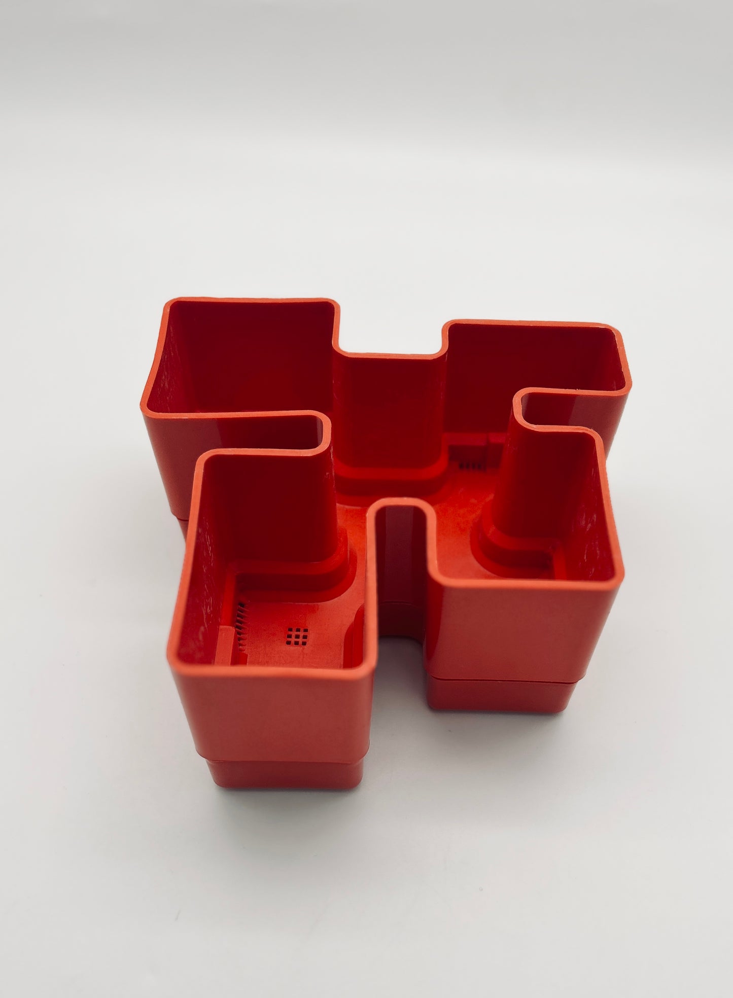Jardinière rouge, Michael McCann, Vastill, 70s