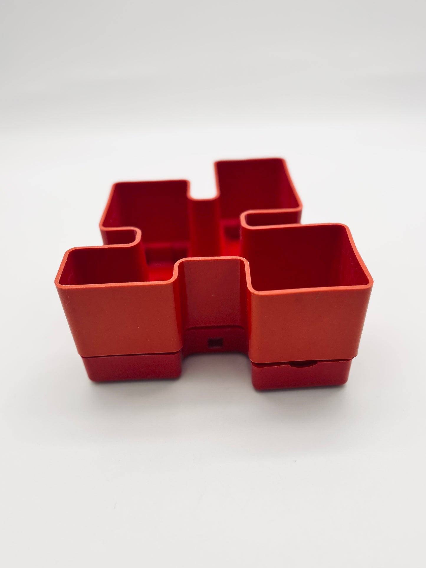 Jardinière rouge, Michael McCann, Vastill, 70s